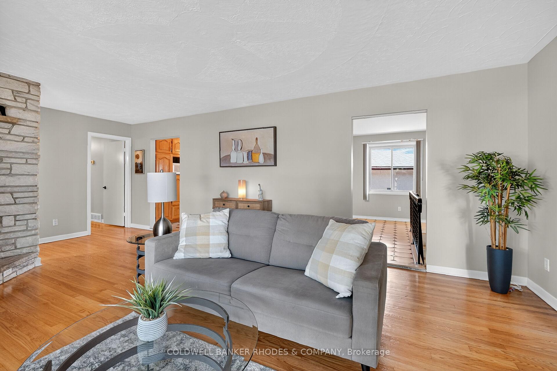 Photo 5 of 11 Willeth Avenue, Ottawa, City View/Skyline/Fisher Heights/Parkwood Hills — HOMEH