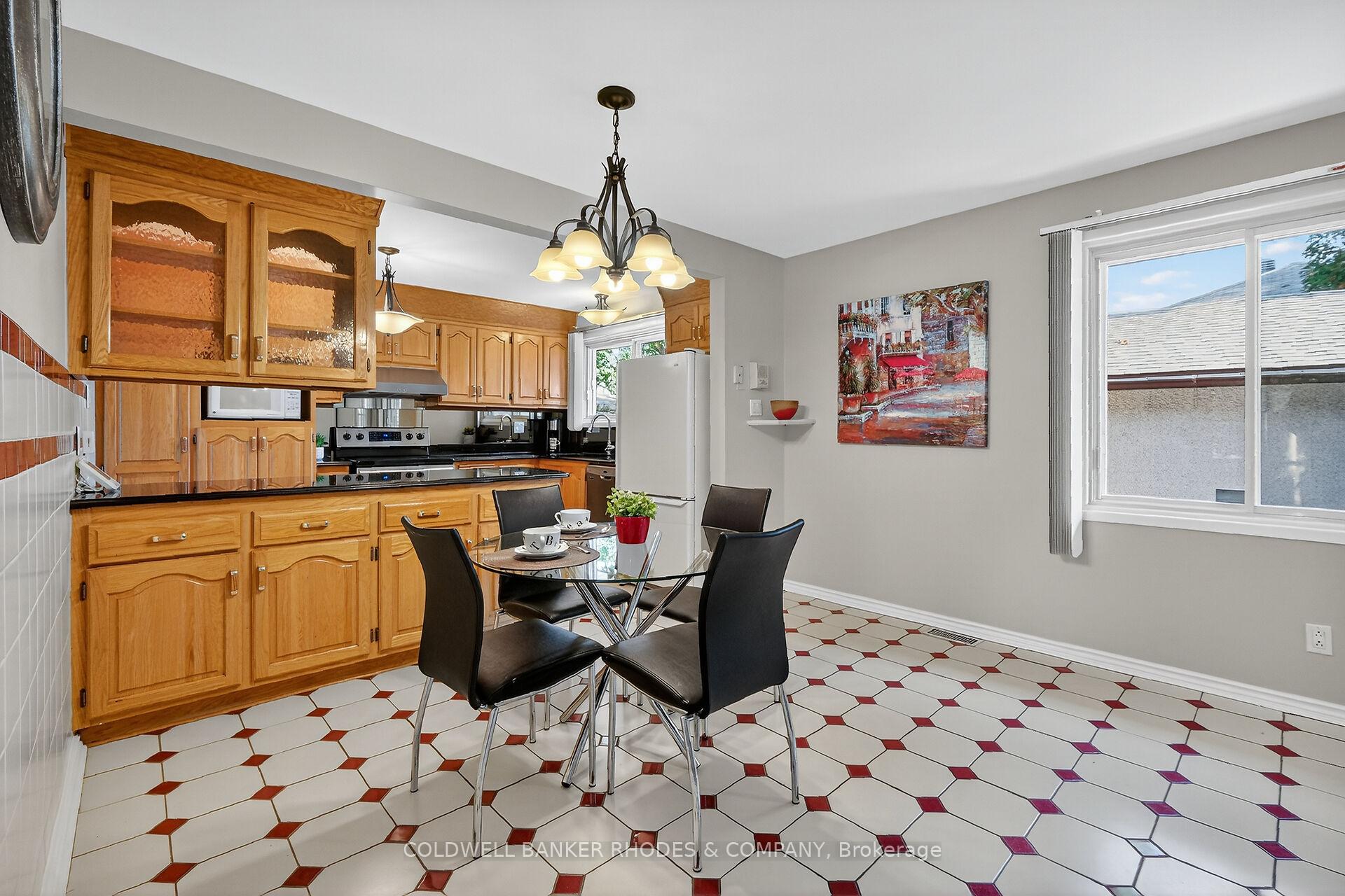 Photo 10 of 11 Willeth Avenue, Ottawa, City View/Skyline/Fisher Heights/Parkwood Hills — HOMEH