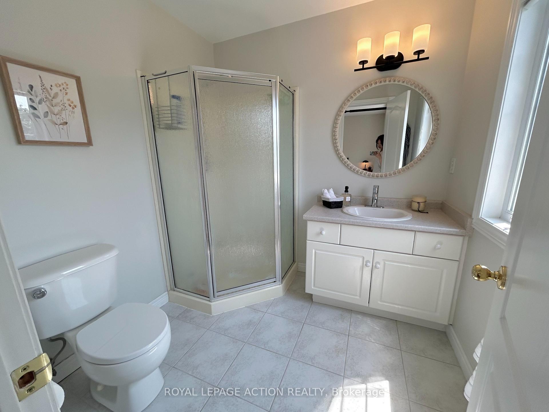 Photo 18 of Unit 20, 232 Stonehenge Drive, Hamilton, Meadowlands — HOMEH