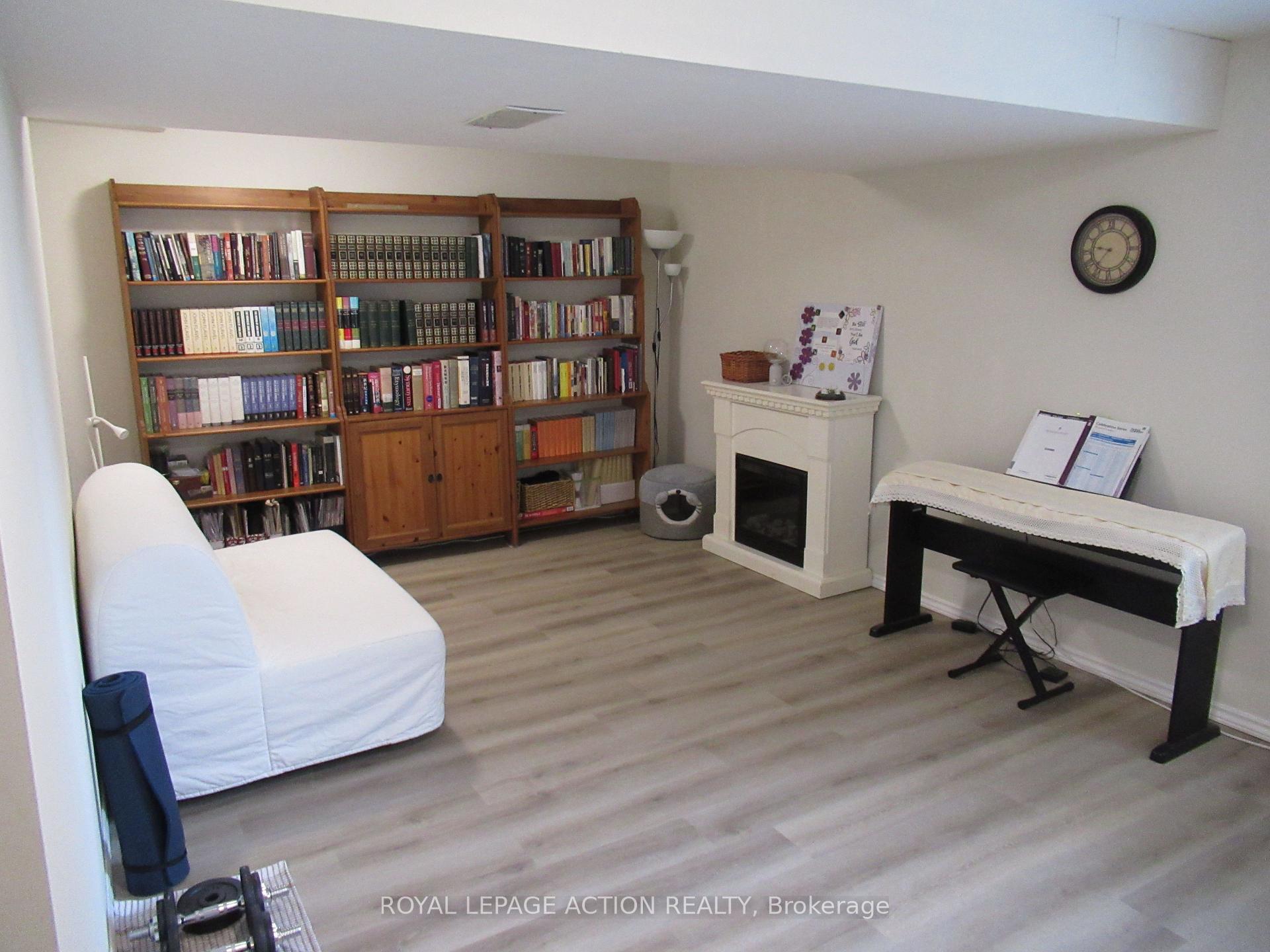 Photo 25 of Unit 20, 232 Stonehenge Drive, Hamilton, Meadowlands — HOMEH