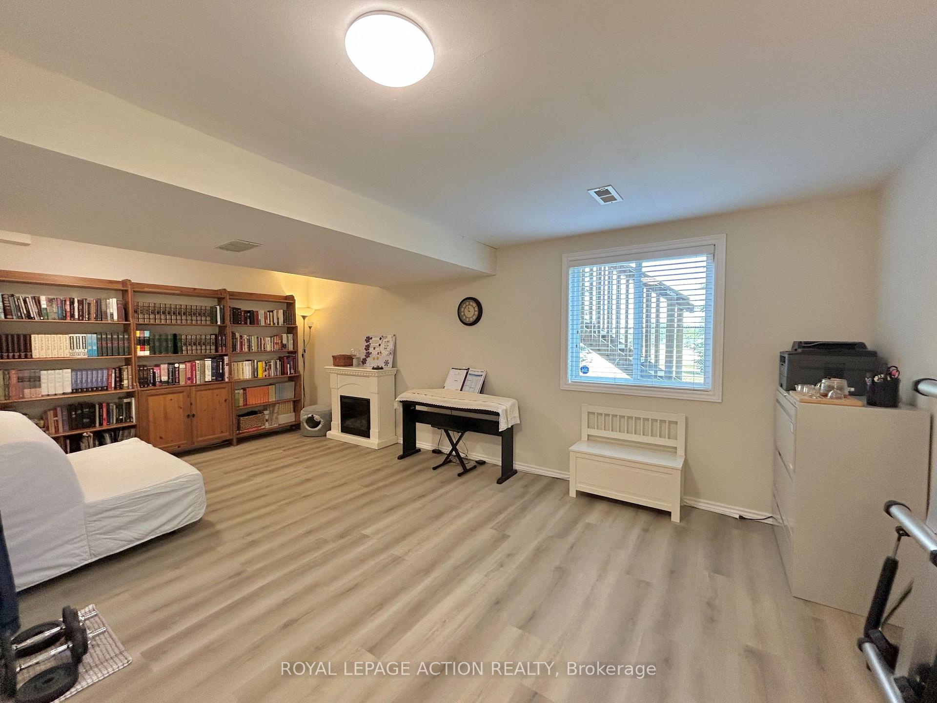 Photo 27 of Unit 20, 232 Stonehenge Drive, Hamilton, Meadowlands — HOMEH