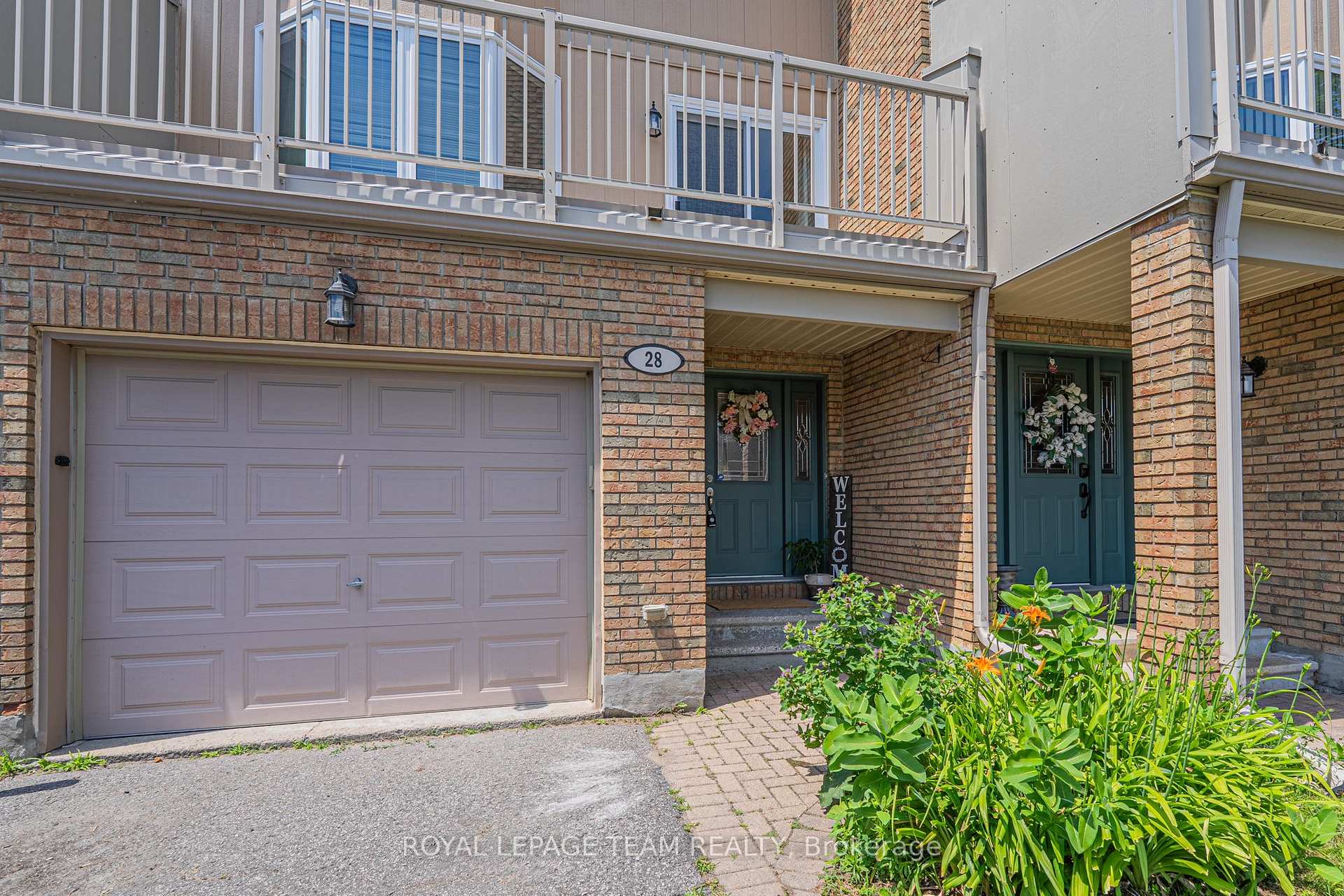 Photo 3 of 28 Huntview Private, Ottawa, Hunt Club/Western Community — HOMEH