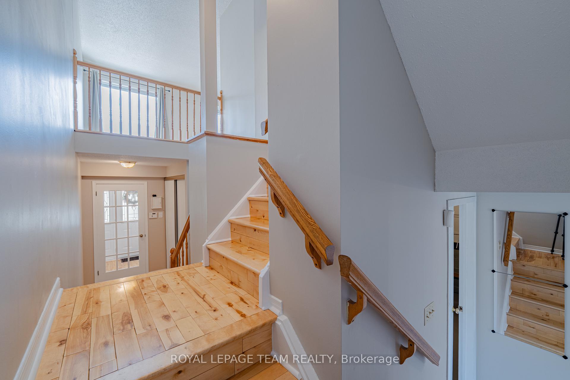 Photo 9 of 28 Huntview Private, Ottawa, Hunt Club/Western Community — HOMEH