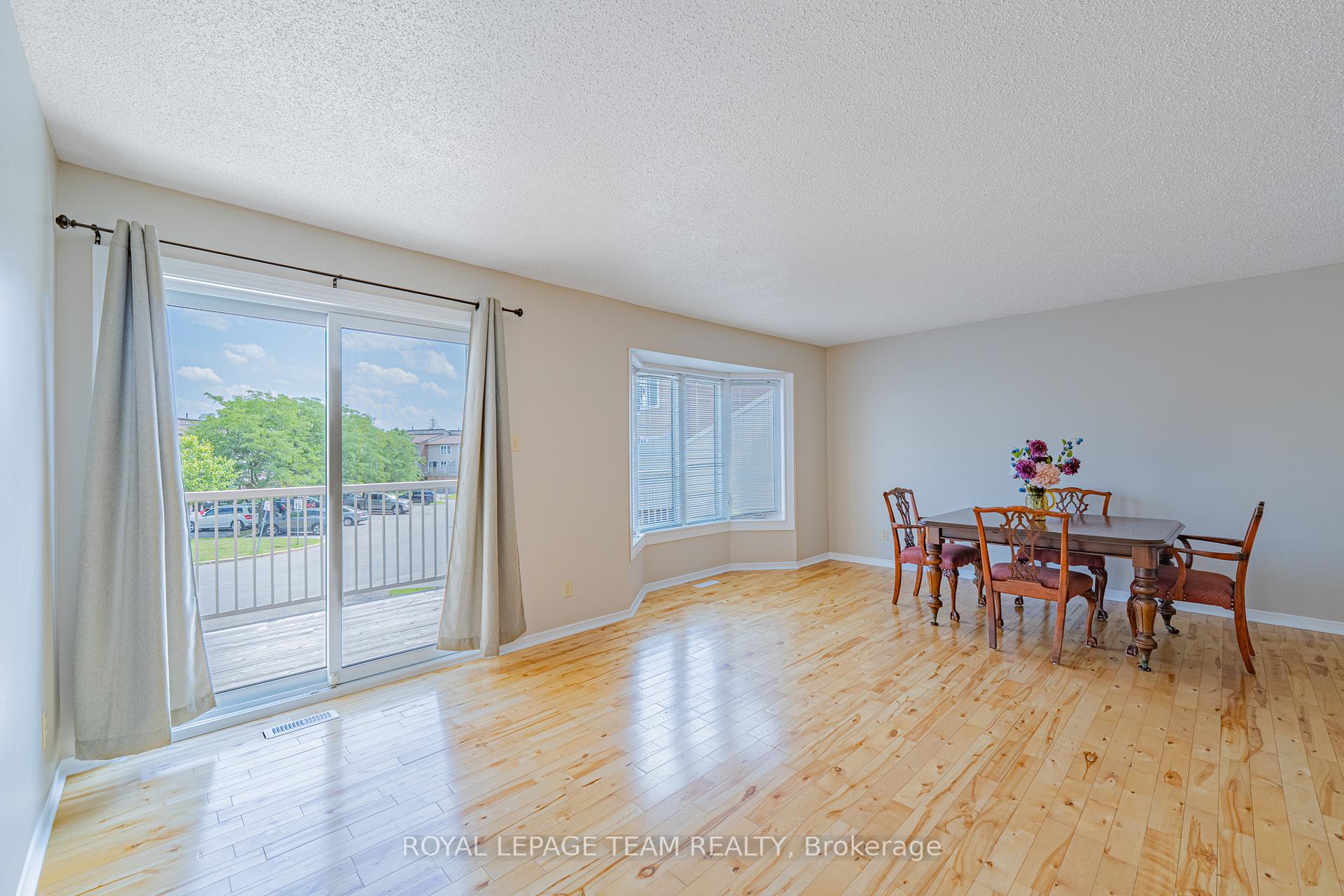 Photo 12 of 28 Huntview Private, Ottawa, Hunt Club/Western Community — HOMEH