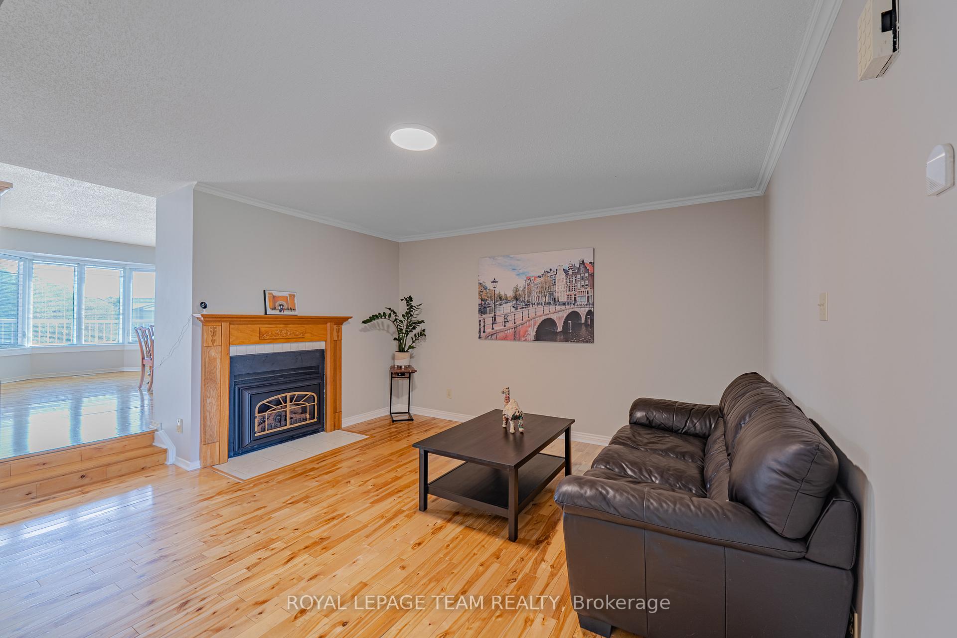 Photo 18 of 28 Huntview Private, Ottawa, Hunt Club/Western Community — HOMEH