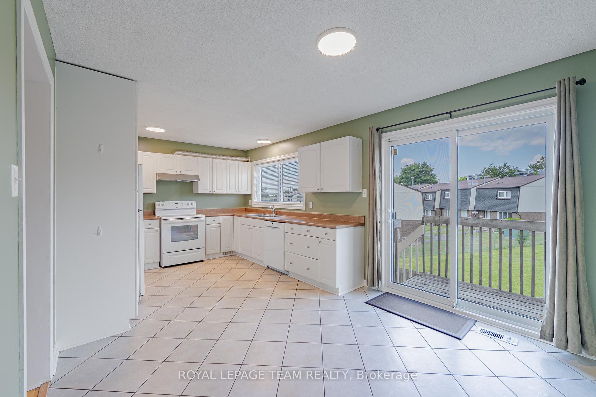 Photo 23 of 28 Huntview Private, Ottawa, Hunt Club/Western Community — HOMEH