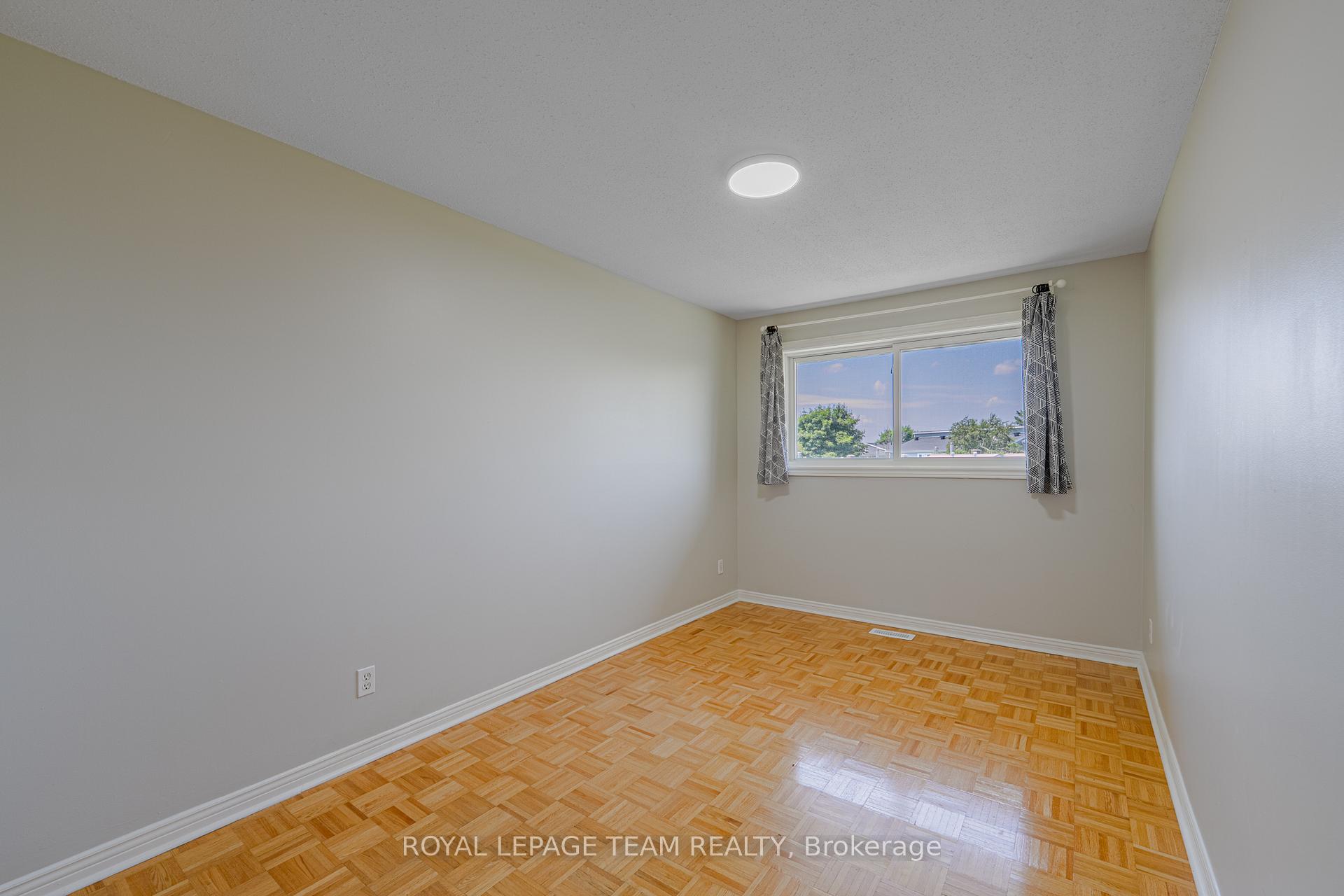 Photo 34 of 28 Huntview Private, Ottawa, Hunt Club/Western Community — HOMEH