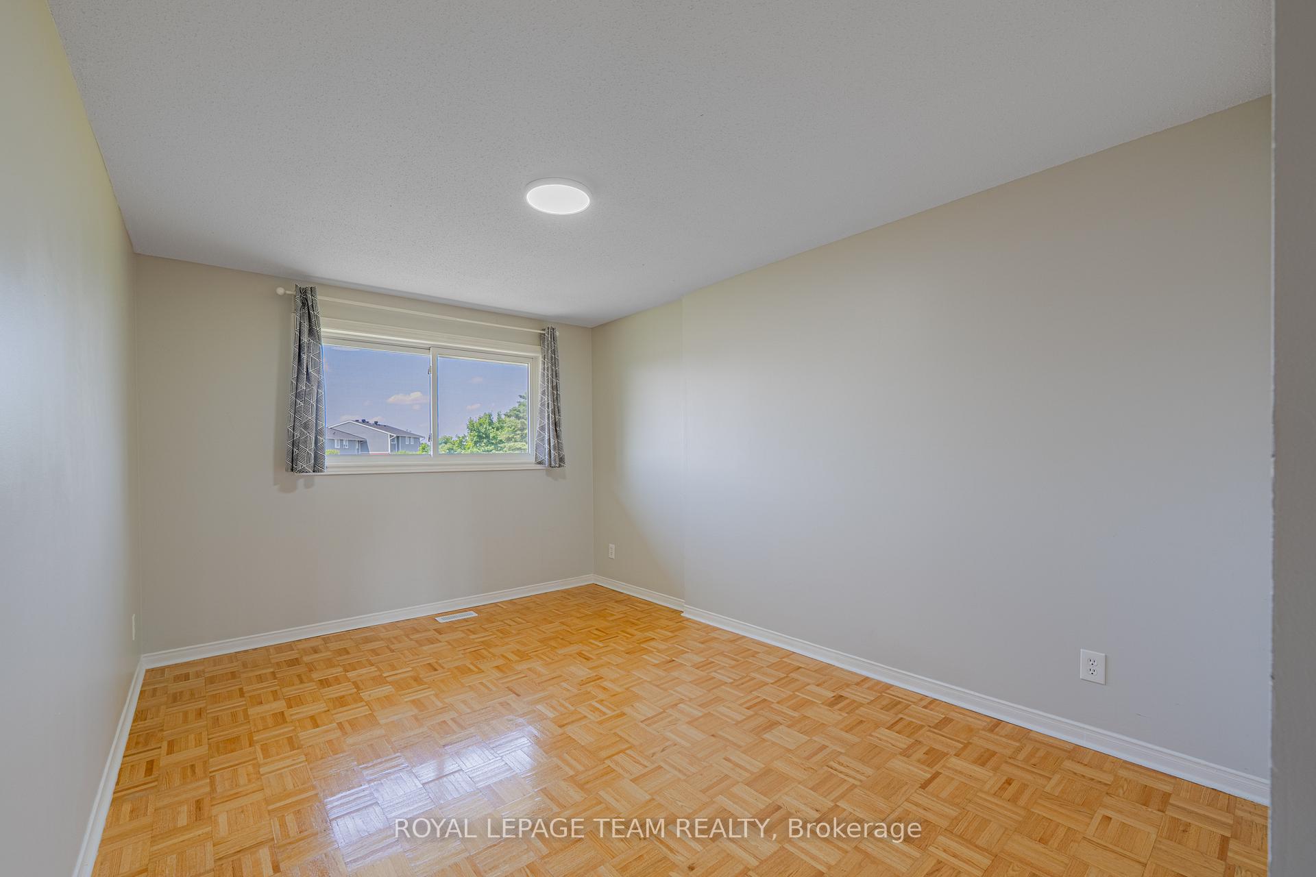 Photo 36 of 28 Huntview Private, Ottawa, Hunt Club/Western Community — HOMEH