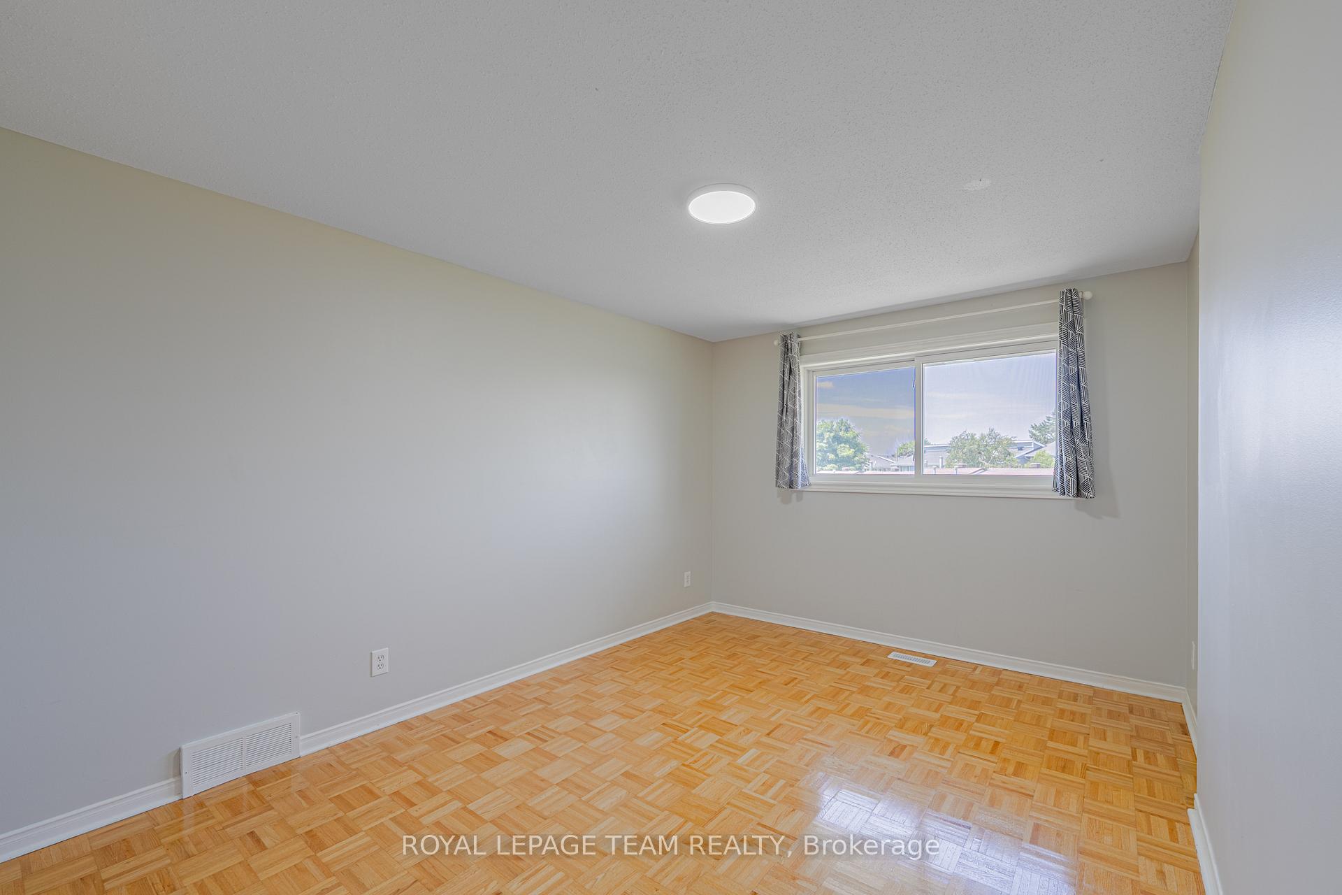 Photo 37 of 28 Huntview Private, Ottawa, Hunt Club/Western Community — HOMEH