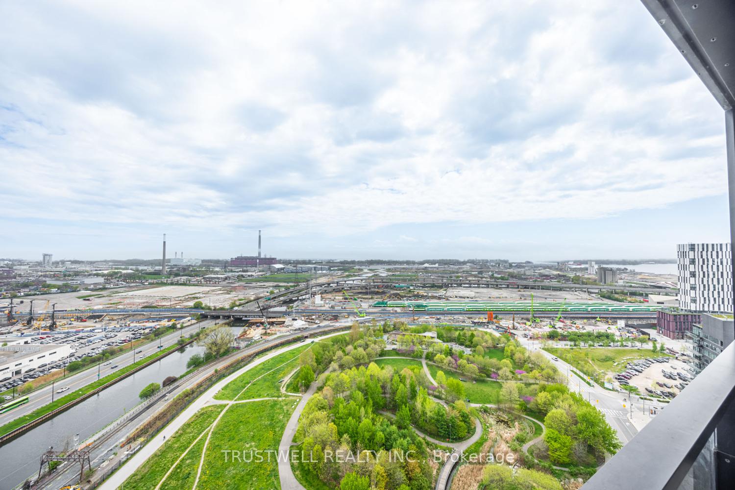 Photo 2 of Unit 2507, 170 Bayview Avenue, Toronto, Waterfront Communities — HOMEH