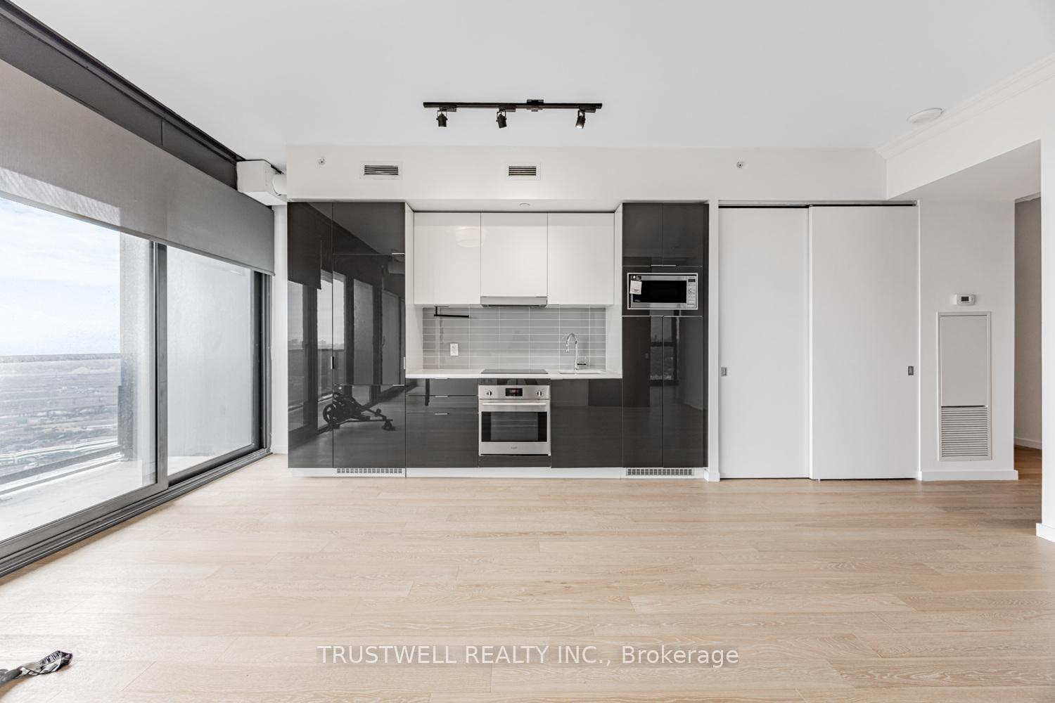 Photo 10 of Unit 2507, 170 Bayview Avenue, Toronto, Waterfront Communities — HOMEH