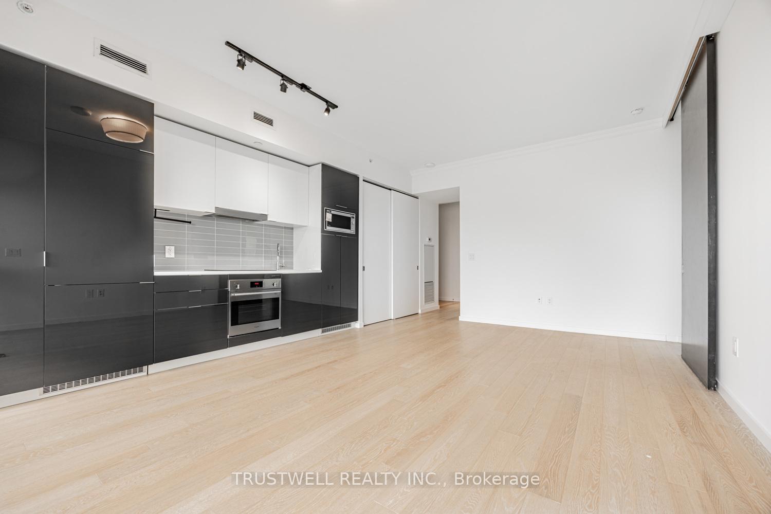 Photo 11 of Unit 2507, 170 Bayview Avenue, Toronto, Waterfront Communities — HOMEH