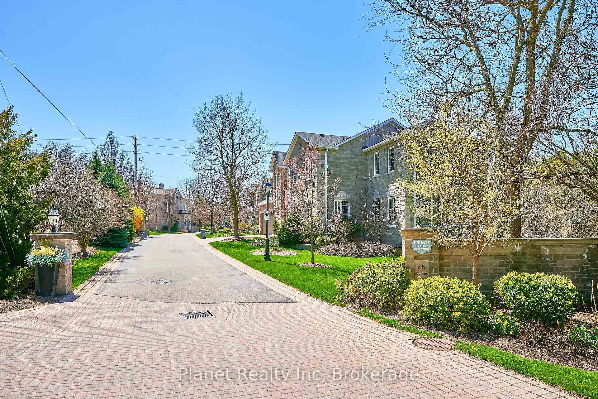 Photo 2 of Unit 7, 25 Manor Park Crescent, Guelph, Dovercliffe Park/Old University — HOMEH