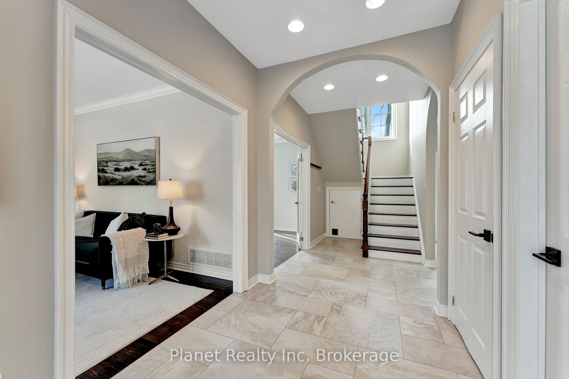 Photo 6 of Unit 7, 25 Manor Park Crescent, Guelph, Dovercliffe Park/Old University — HOMEH