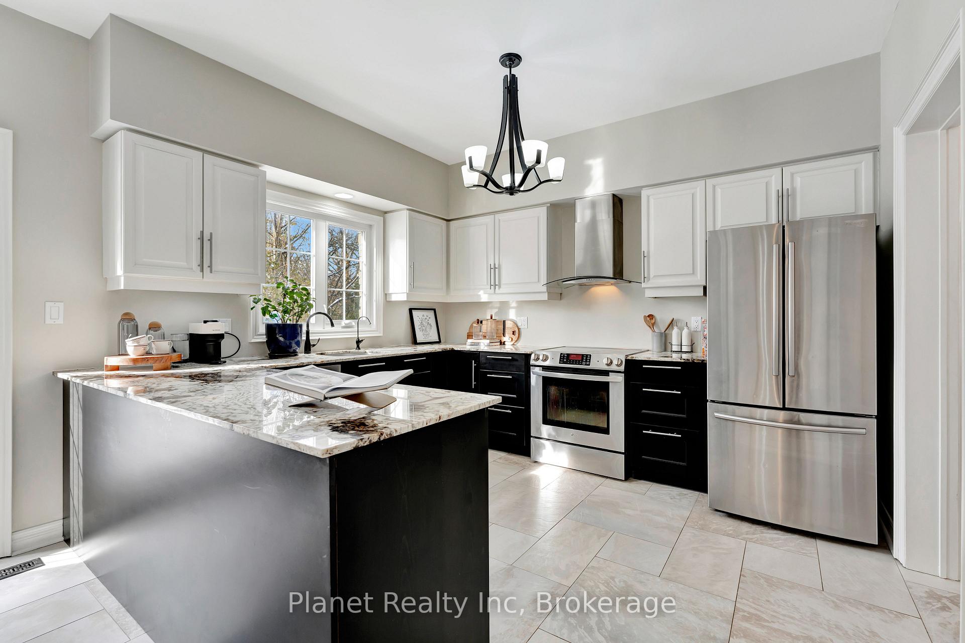 Photo 11 of Unit 7, 25 Manor Park Crescent, Guelph, Dovercliffe Park/Old University — HOMEH