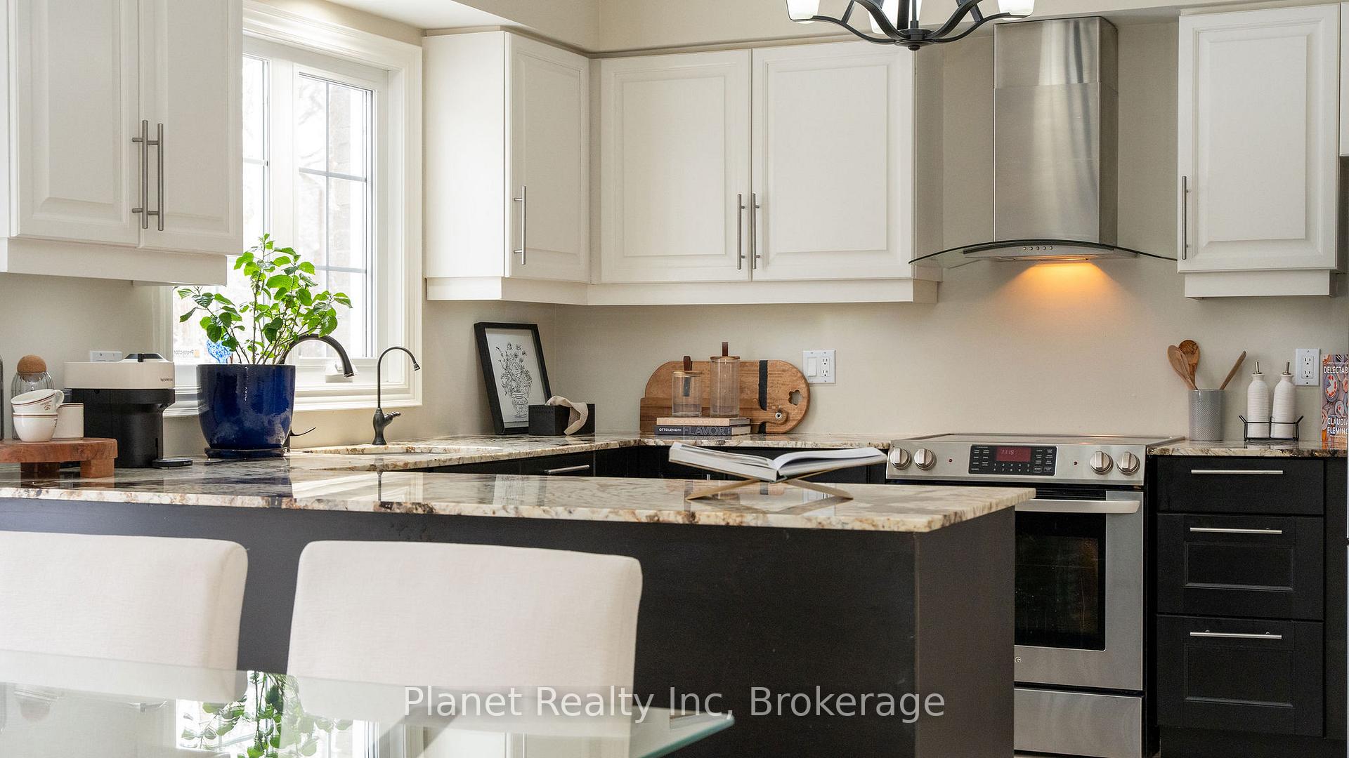 Photo 13 of Unit 7, 25 Manor Park Crescent, Guelph, Dovercliffe Park/Old University — HOMEH
