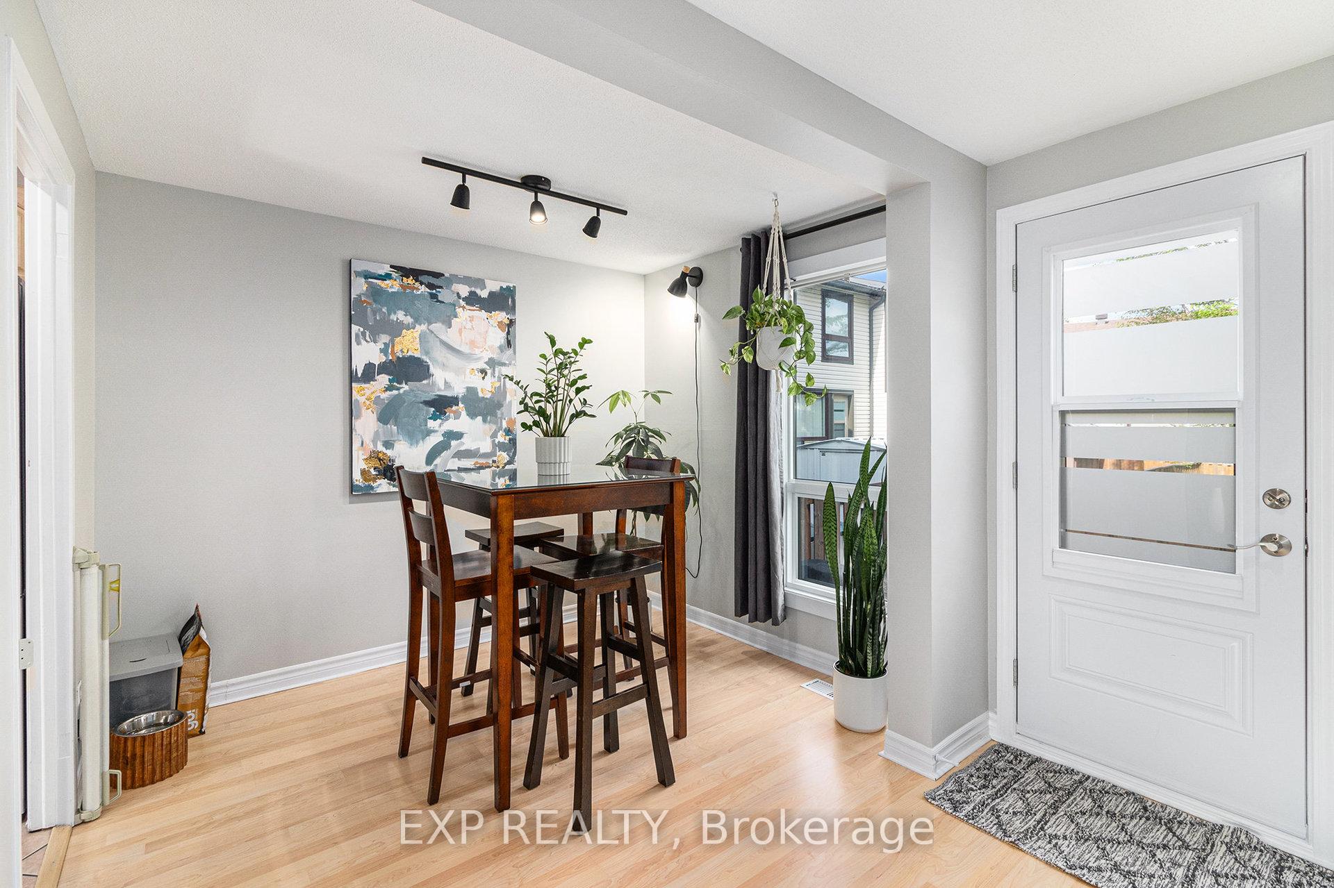 Photo 6 of 7804 Jeanne D'arc Boulevard, Ottawa, Convent Glen North — HOMEH