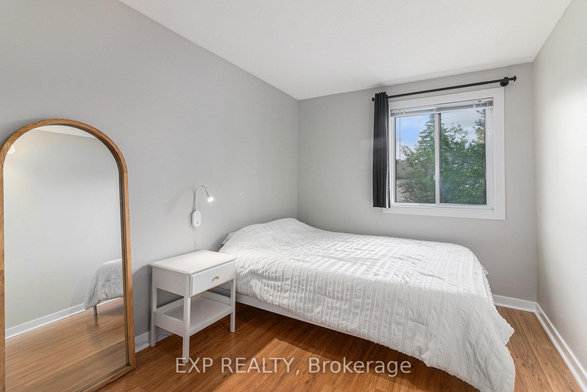 Photo 11 of 7804 Jeanne D'arc Boulevard, Ottawa, Convent Glen North — HOMEH