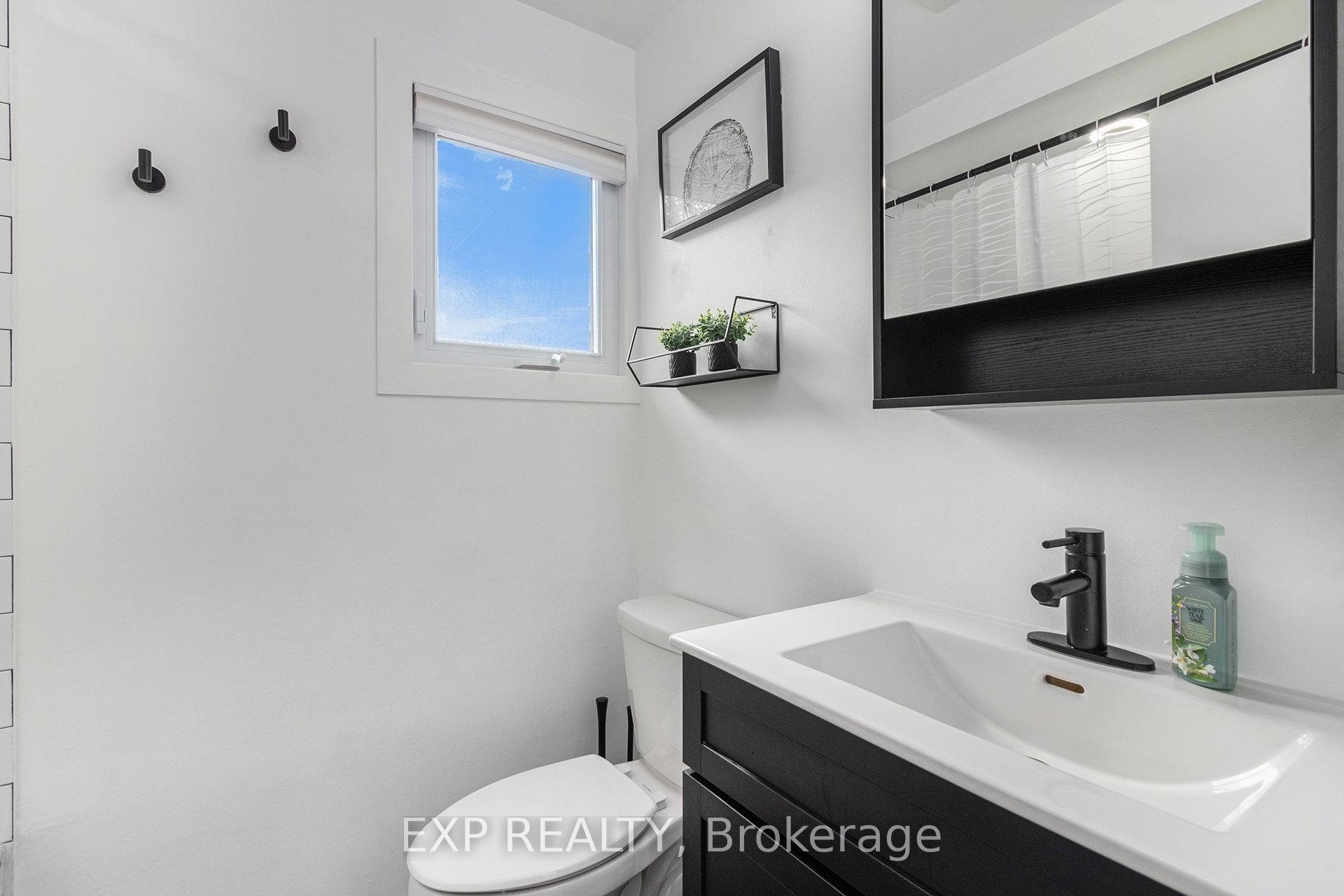 Photo 14 of 7804 Jeanne D'arc Boulevard, Ottawa, Convent Glen North — HOMEH