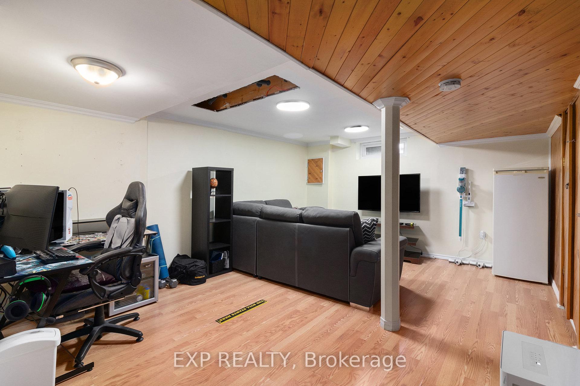 Photo 15 of 7804 Jeanne D'arc Boulevard, Ottawa, Convent Glen North — HOMEH