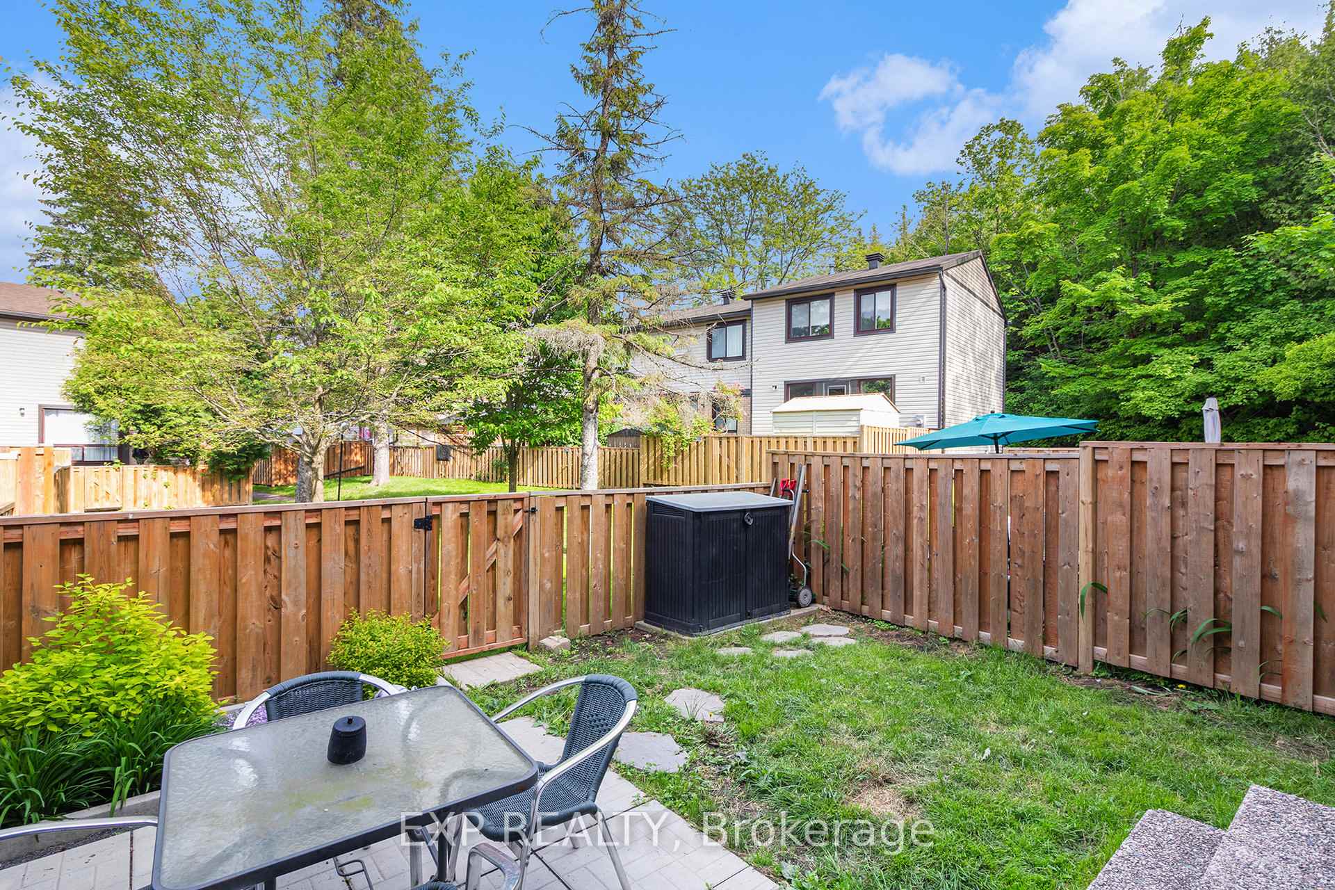 Photo 17 of 7804 Jeanne D'arc Boulevard, Ottawa, Convent Glen North — HOMEH
