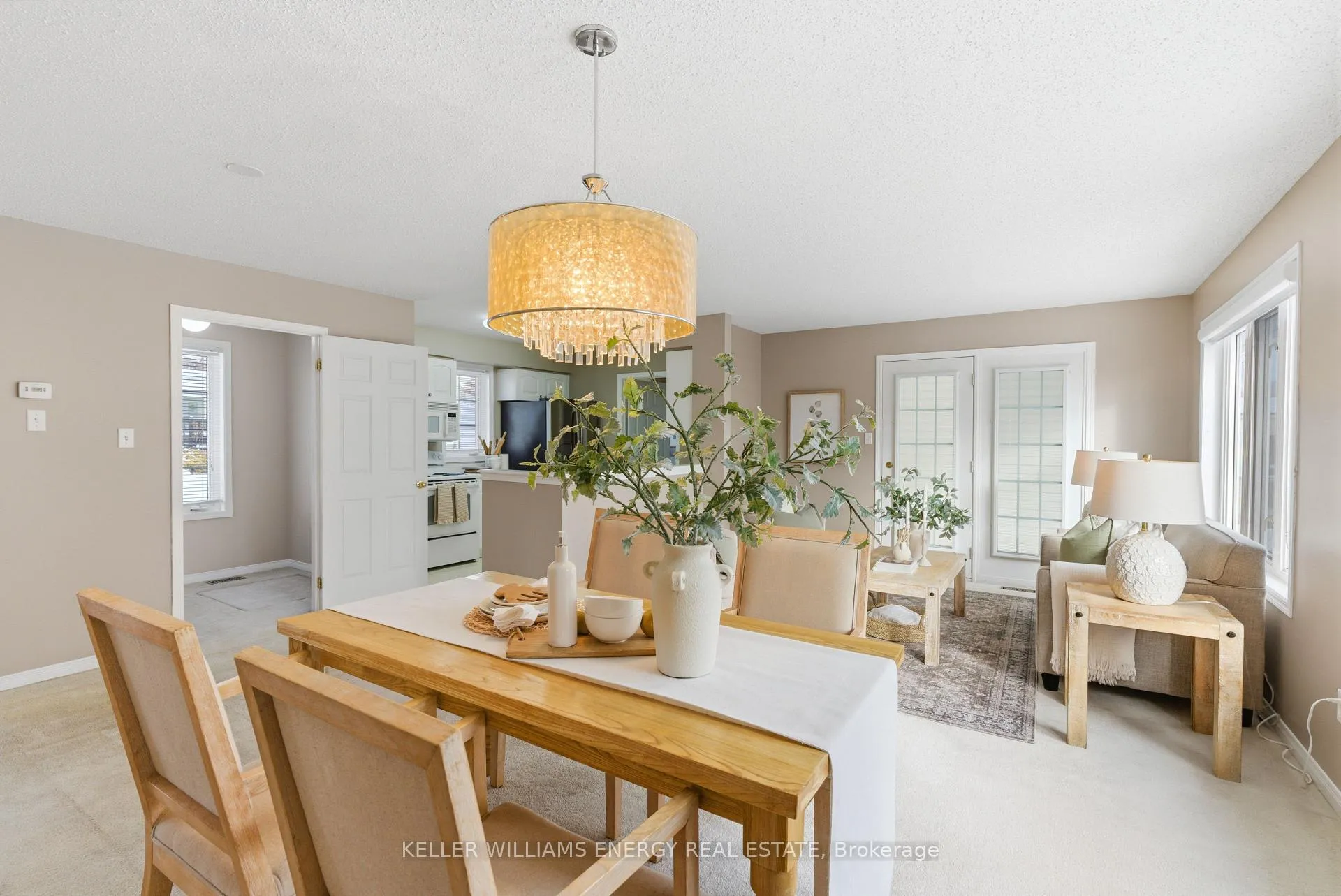 Photo 8 of 21 Heritage Lane, Clarington, Newcastle — HOMEH