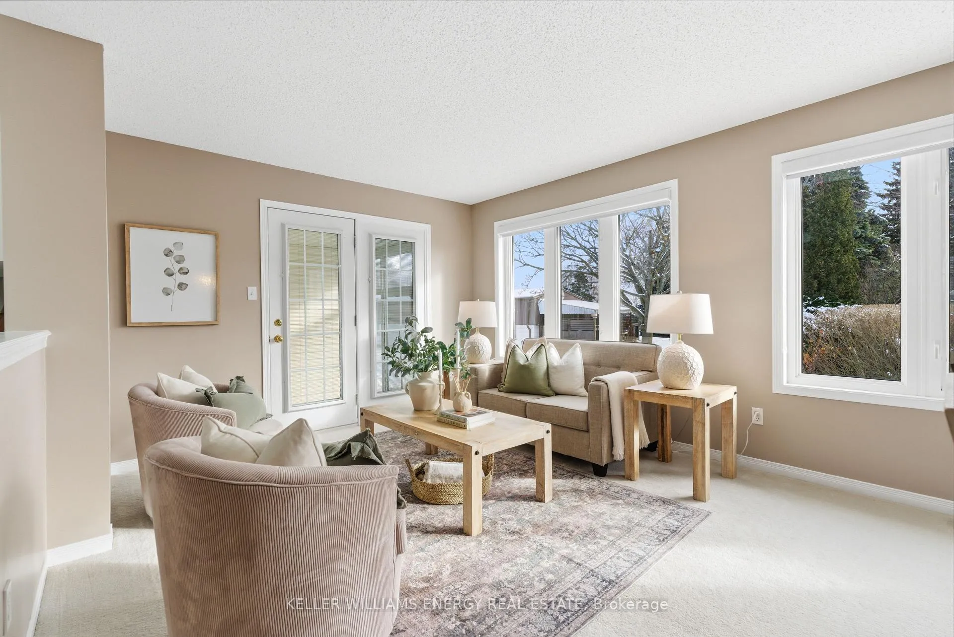 Photo 10 of 21 Heritage Lane, Clarington, Newcastle — HOMEH