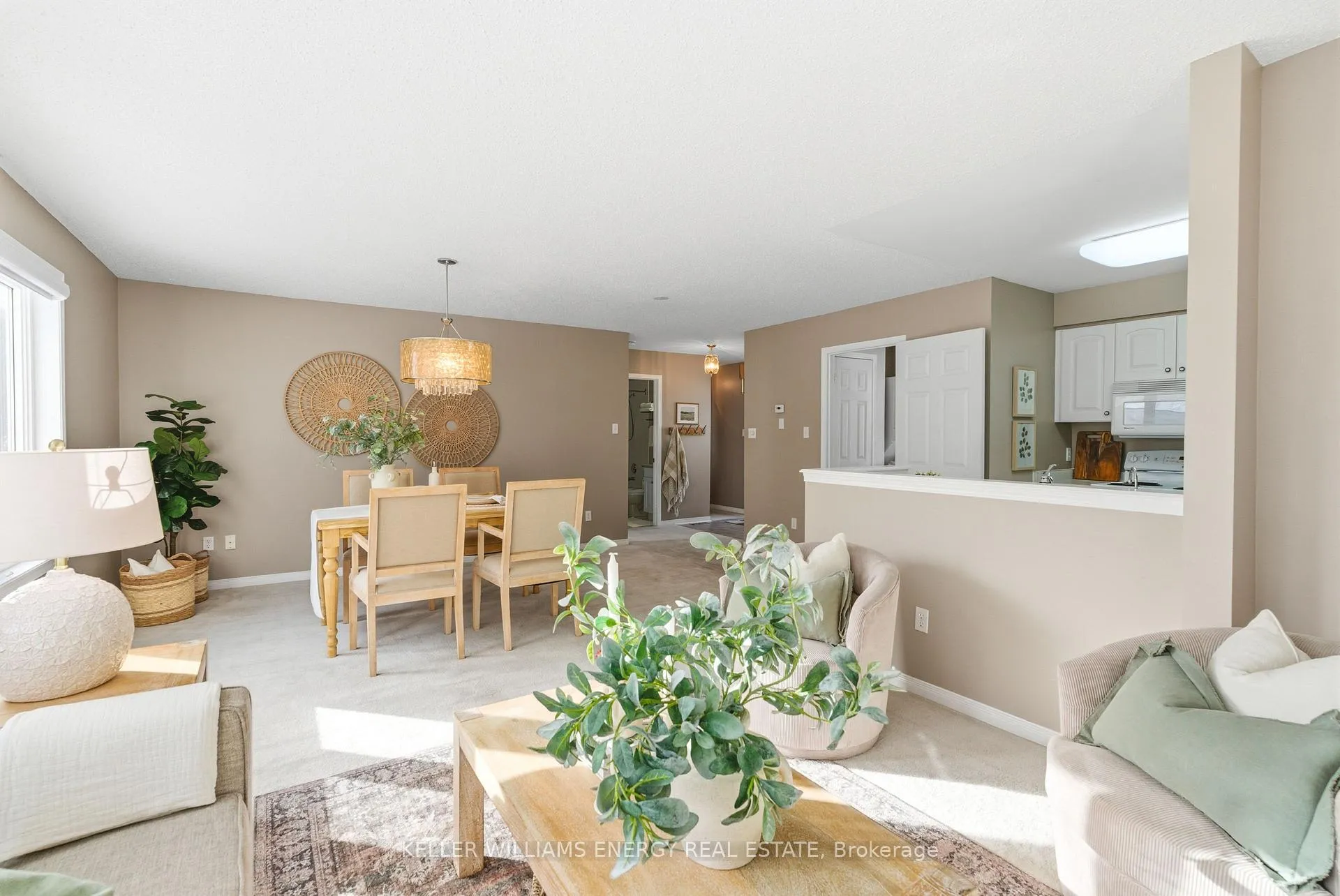 Photo 13 of 21 Heritage Lane, Clarington, Newcastle — HOMEH