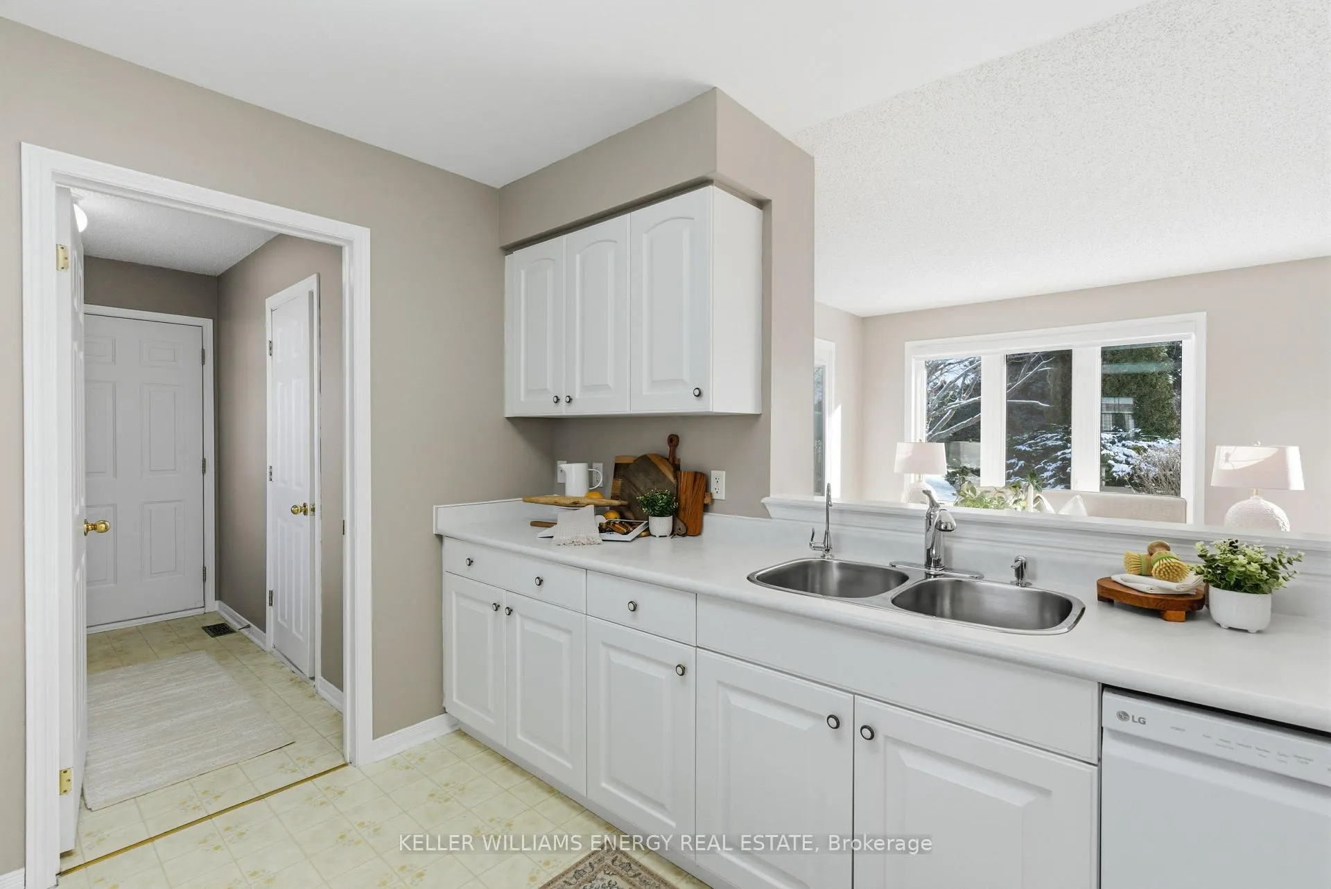 Photo 16 of 21 Heritage Lane, Clarington, Newcastle — HOMEH
