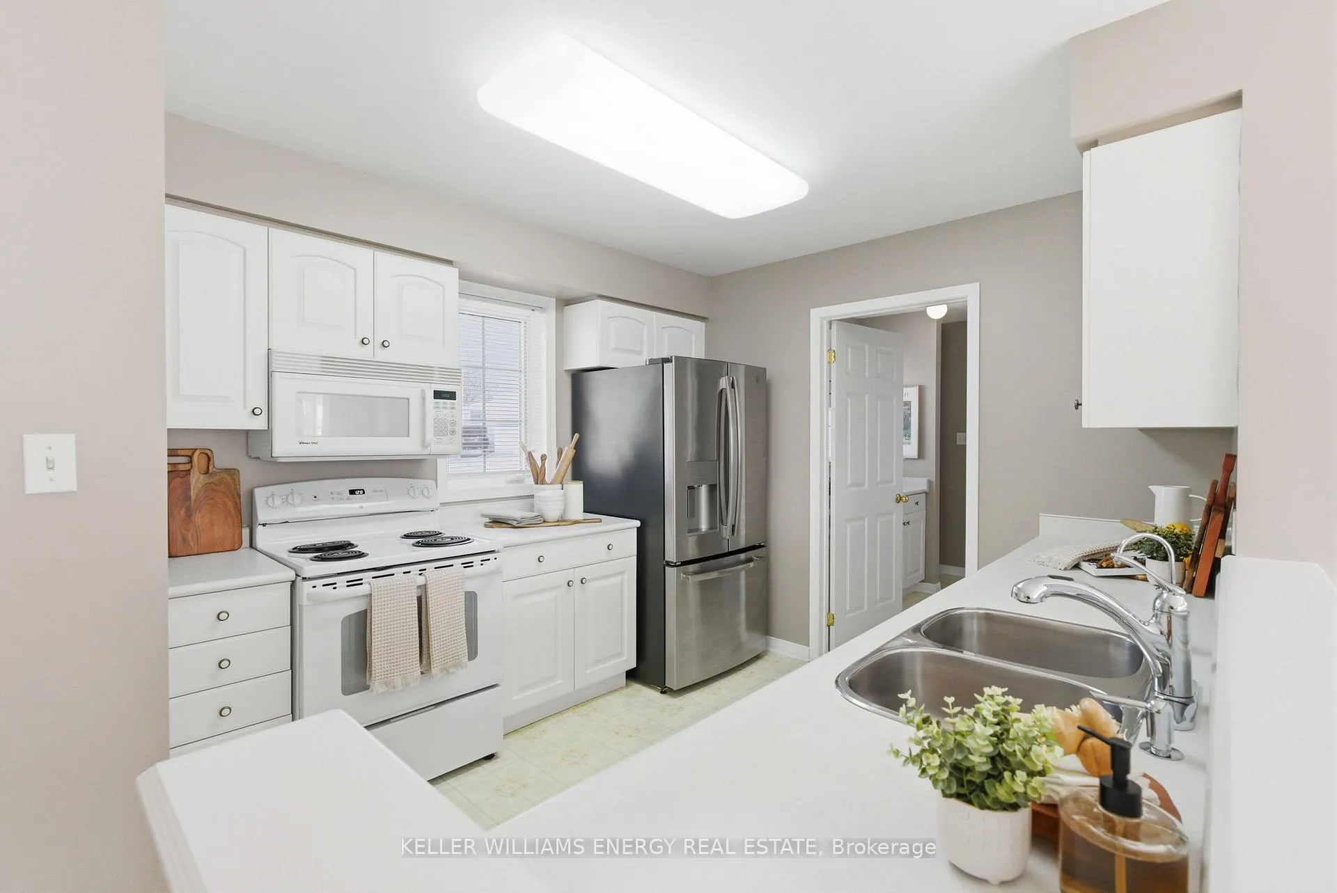 Photo 18 of 21 Heritage Lane, Clarington, Newcastle — HOMEH