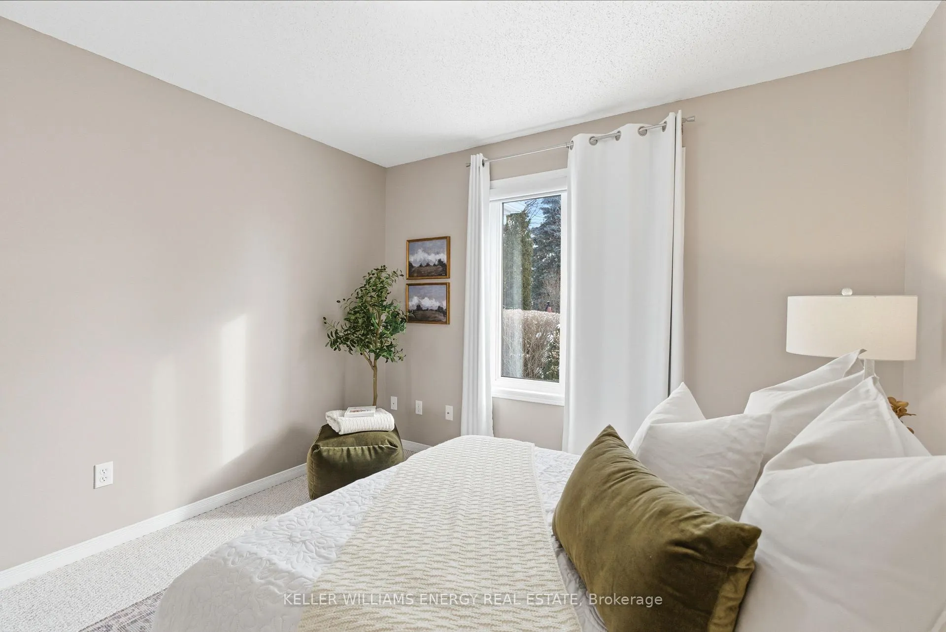 Photo 29 of 21 Heritage Lane, Clarington, Newcastle — HOMEH