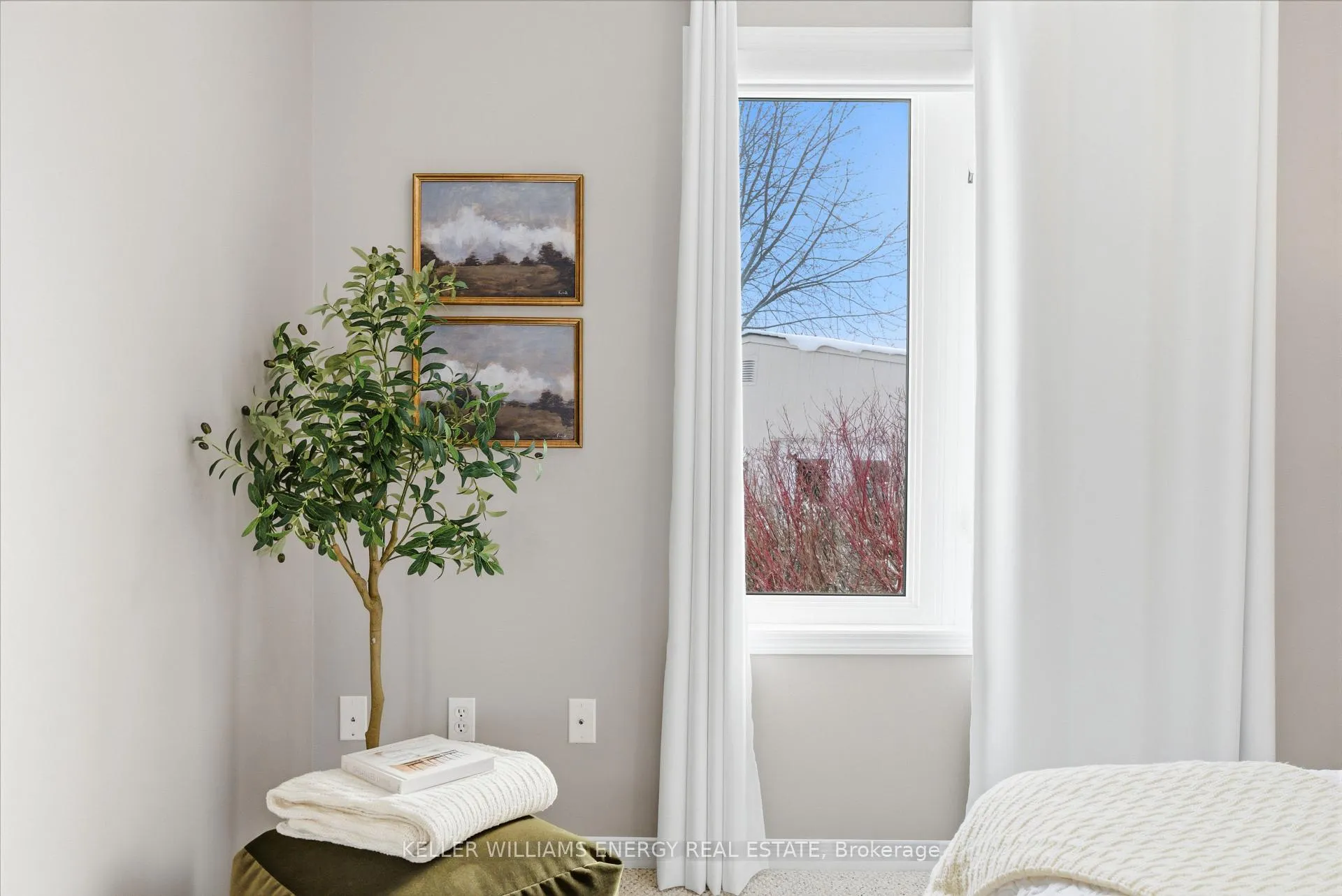 Photo 30 of 21 Heritage Lane, Clarington, Newcastle — HOMEH