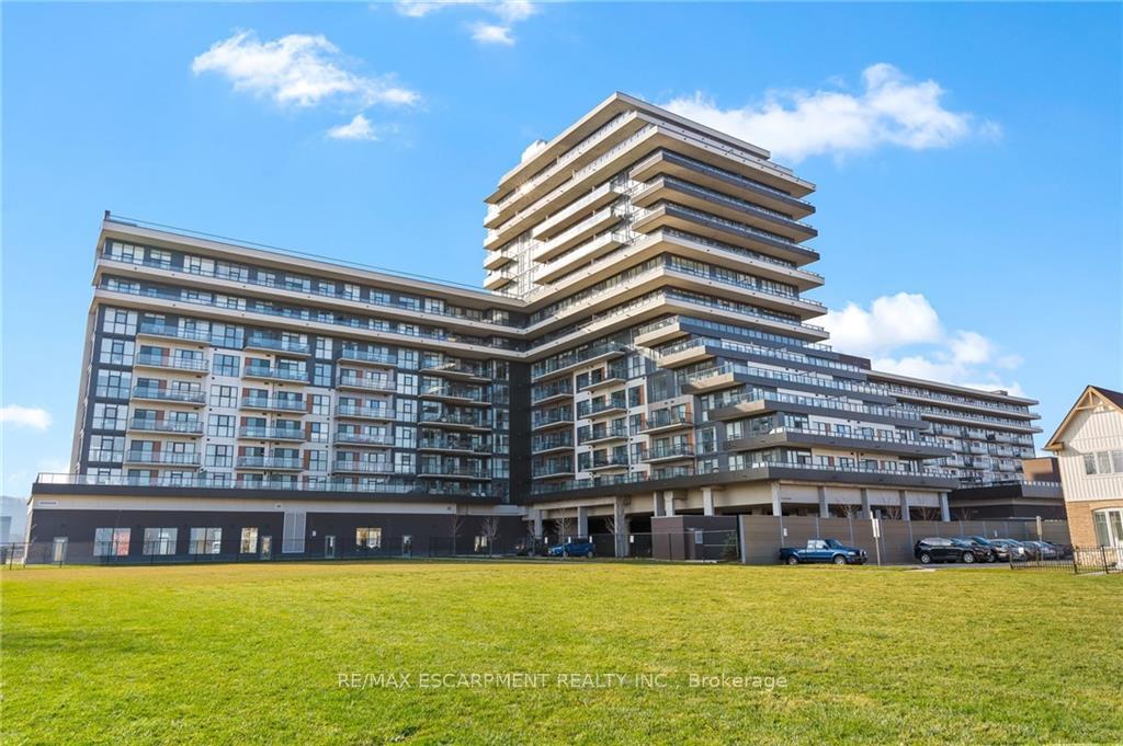 Front of Unit 508, 550 North Service Road