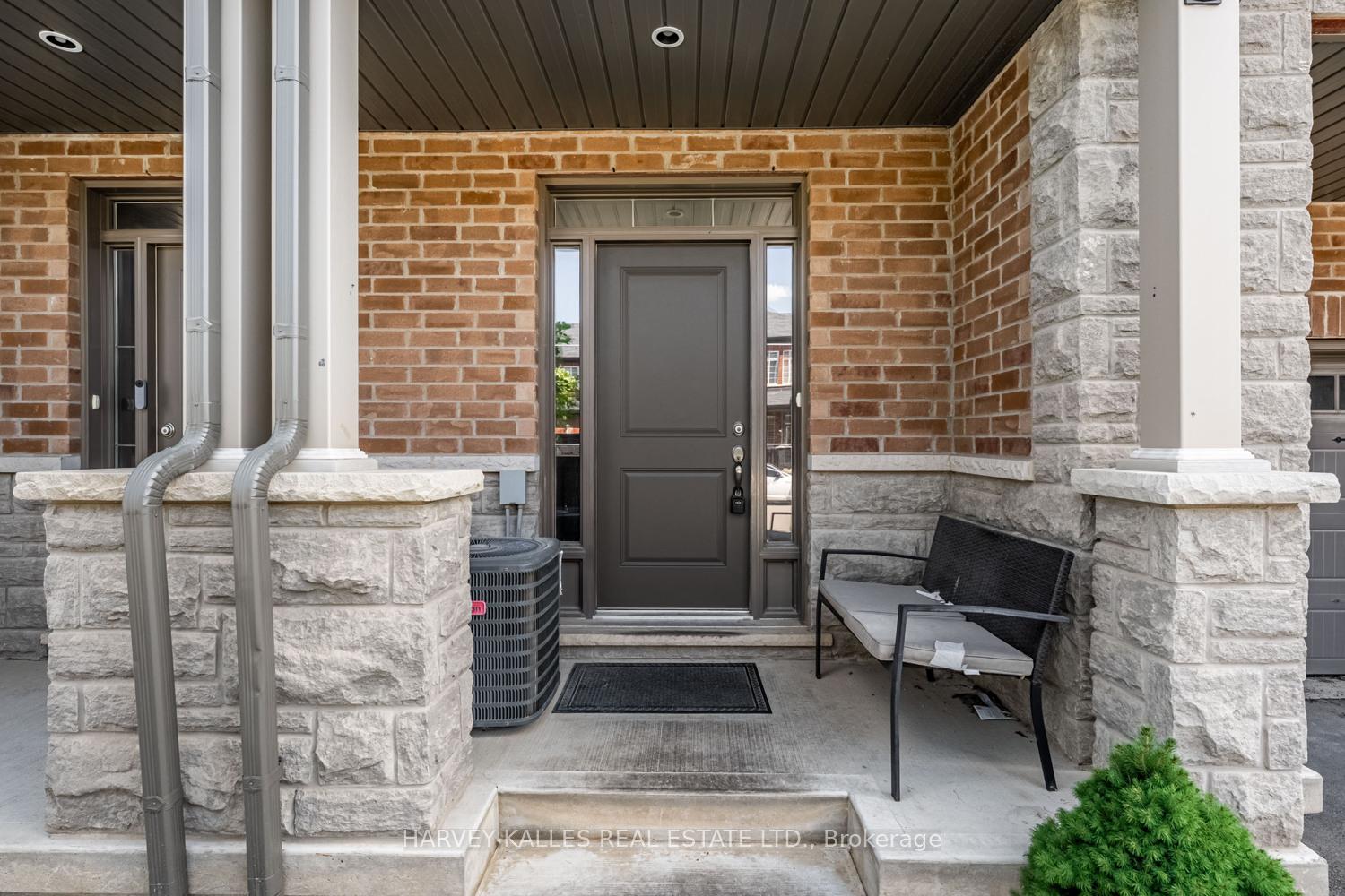 Photo 3 of 300 Humphrey Street, Hamilton, Waterdown — HOMEH