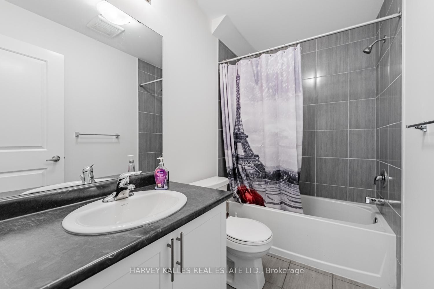 Photo 7 of 300 Humphrey Street, Hamilton, Waterdown — HOMEH