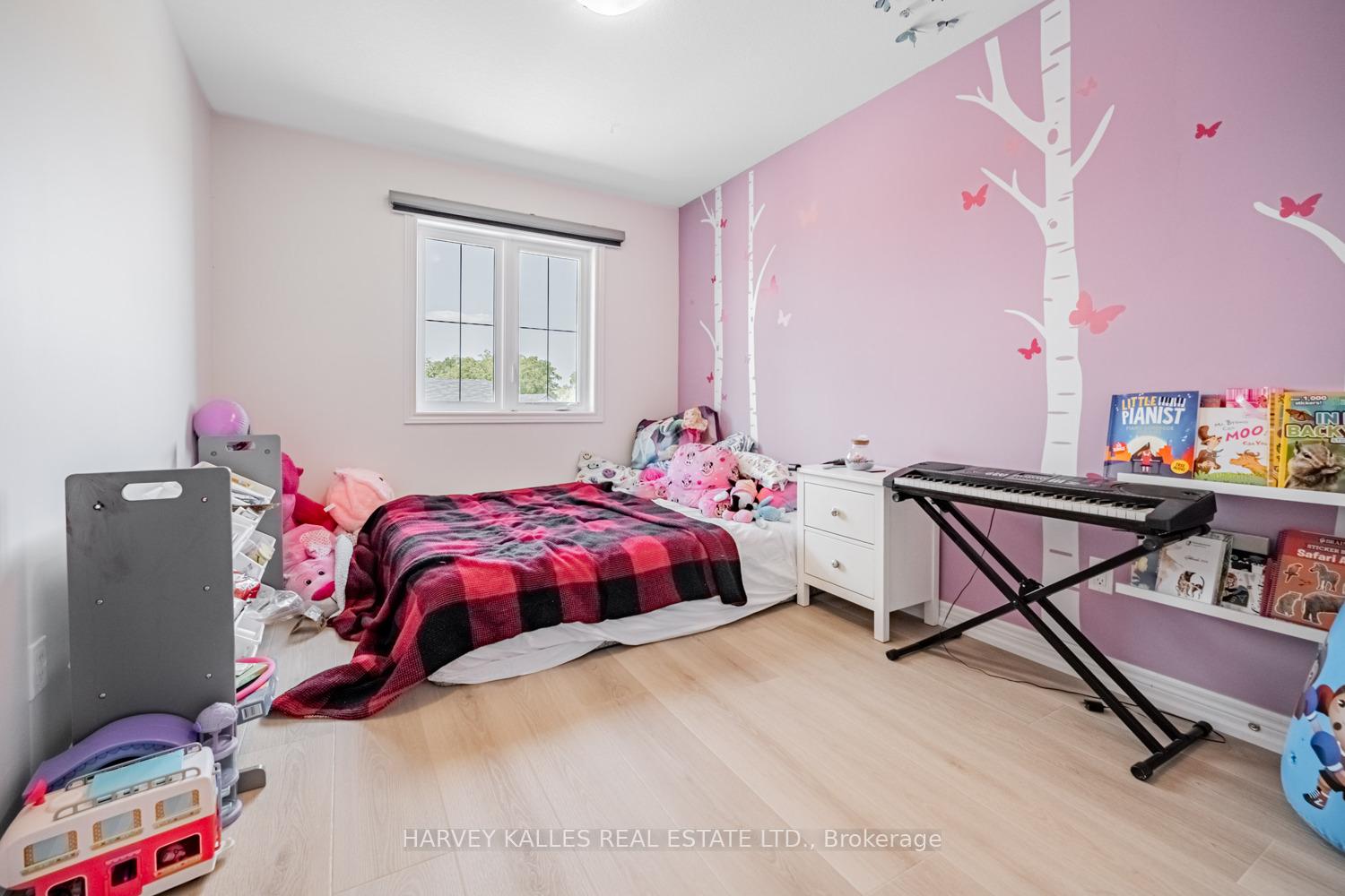 Photo 24 of 300 Humphrey Street, Hamilton, Waterdown — HOMEH
