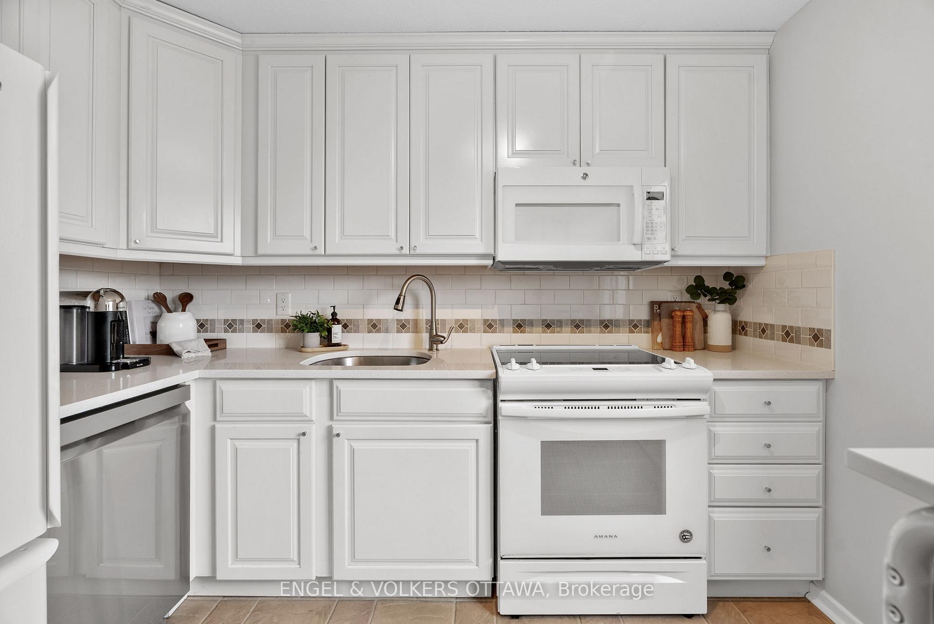 Photo 6 of Unit 40, 47 Malvern Drive, Ottawa, Barrhaven - Pheasant Run — HOMEH