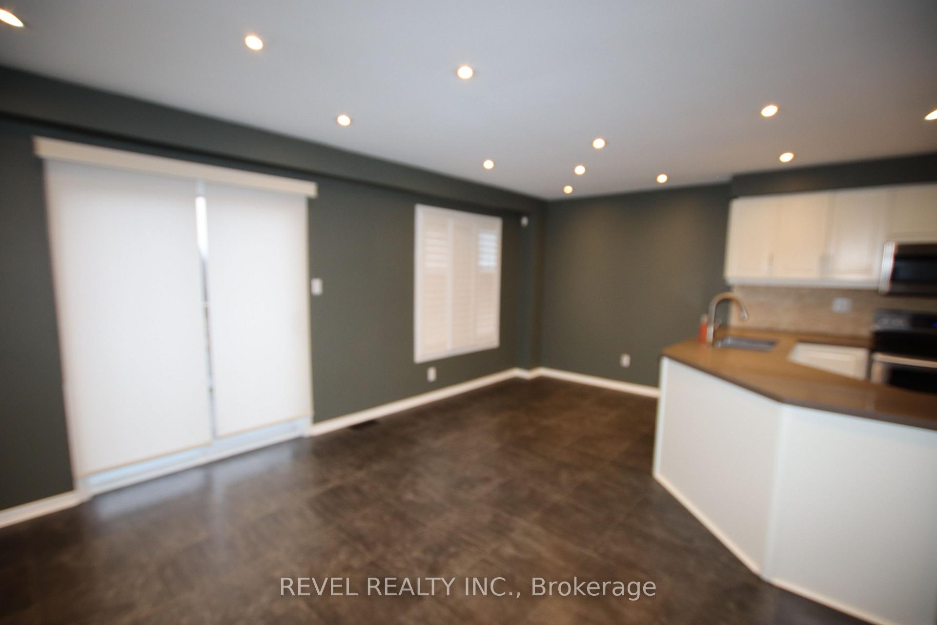Photo 7 of 11 Tasker Crescent, Ajax, Central — HOMEH