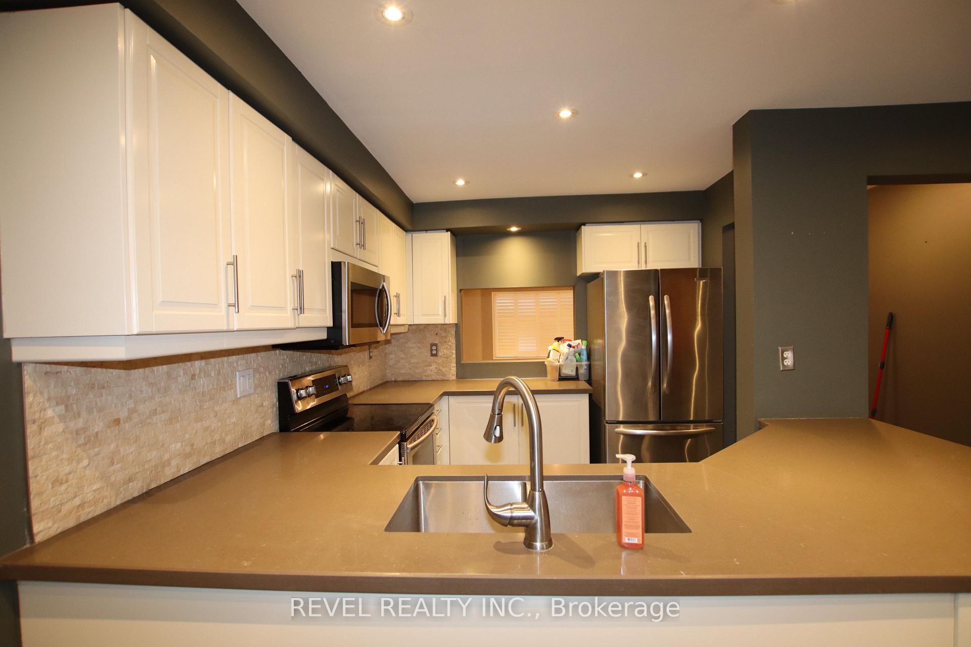 Photo 10 of 11 Tasker Crescent, Ajax, Central — HOMEH