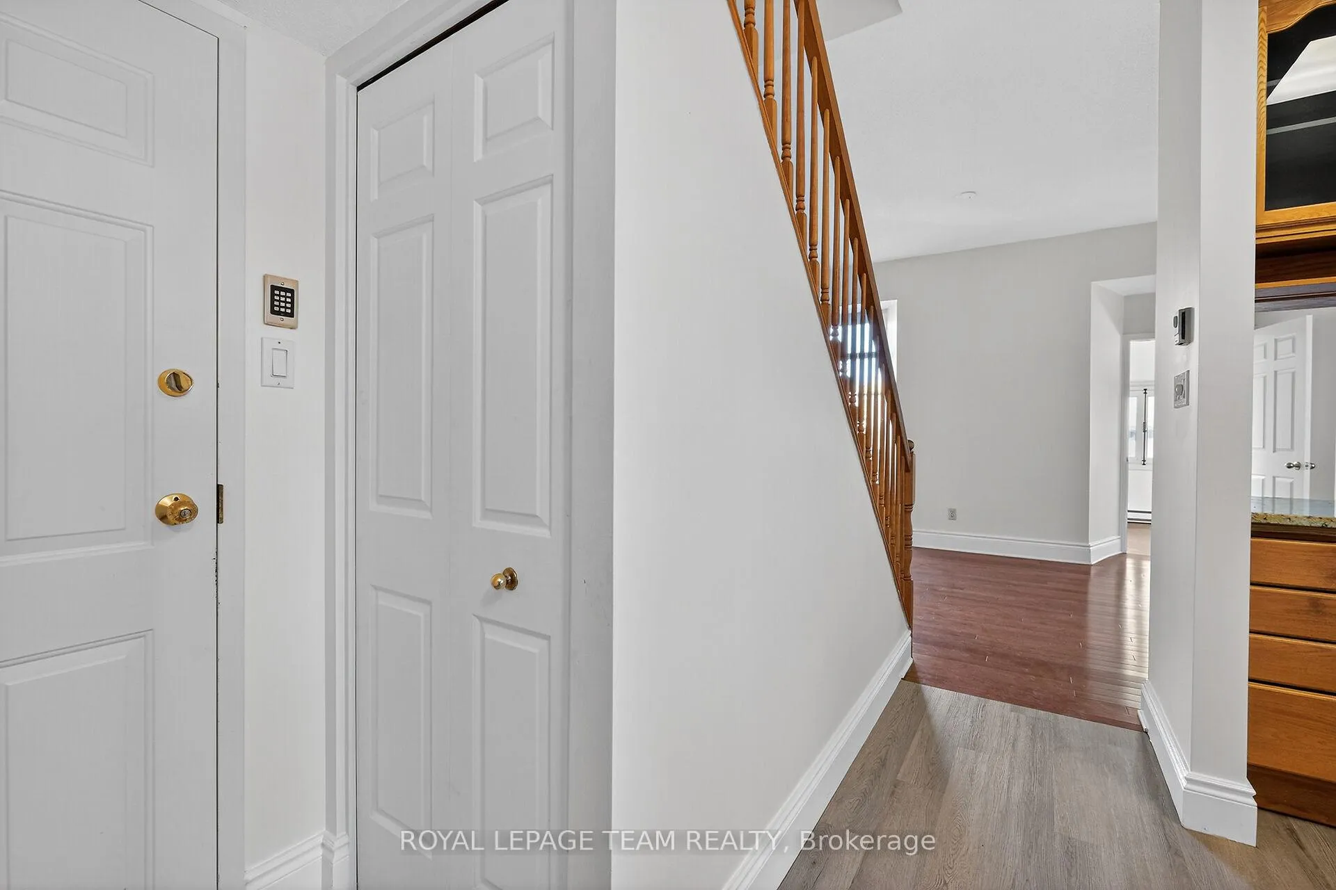 Photo 9 of Unit 6, 635 Richmond Road, Ottawa, Woodroffe — HOMEH