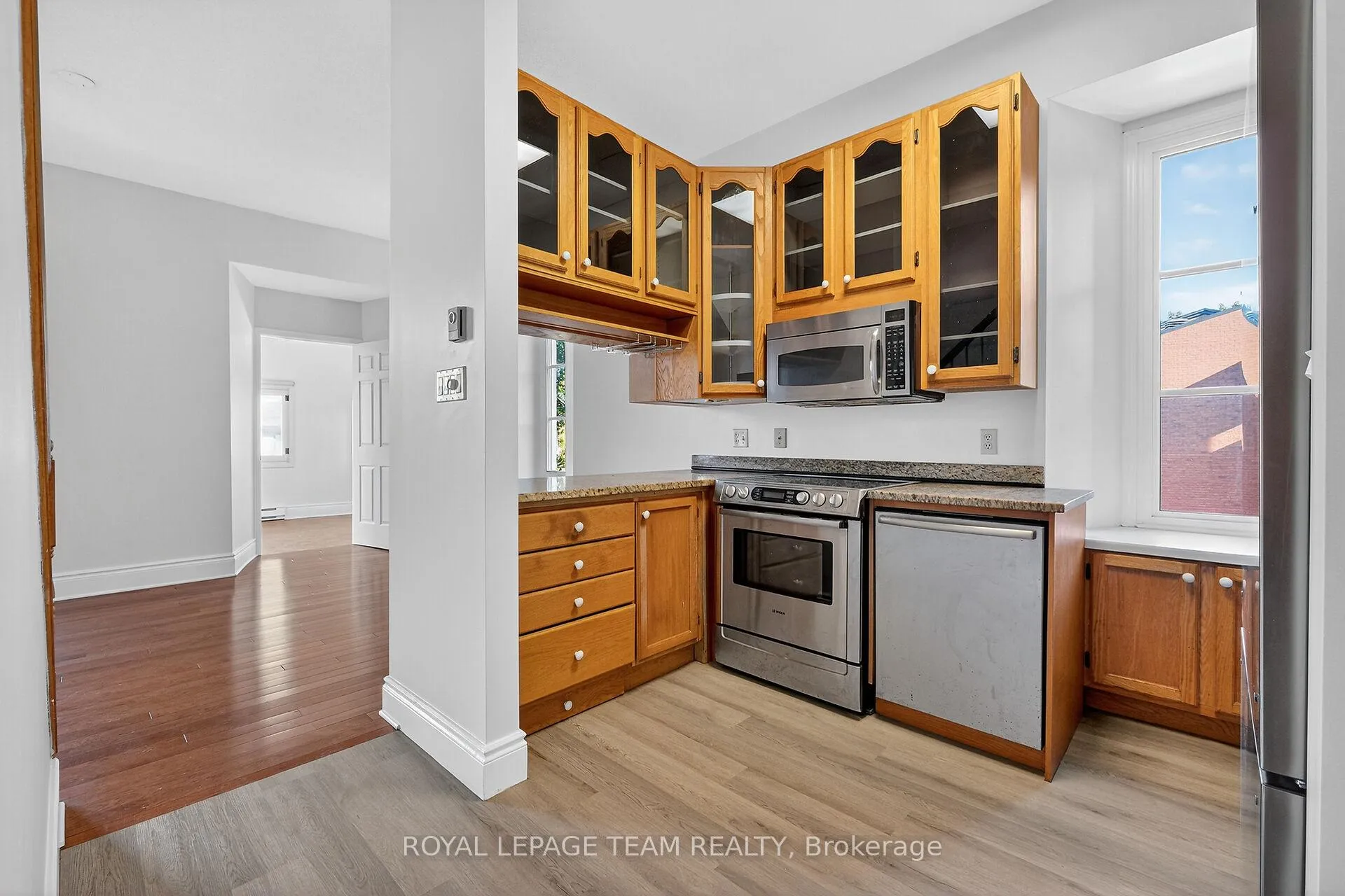 Photo 10 of Unit 6, 635 Richmond Road, Ottawa, Woodroffe — HOMEH