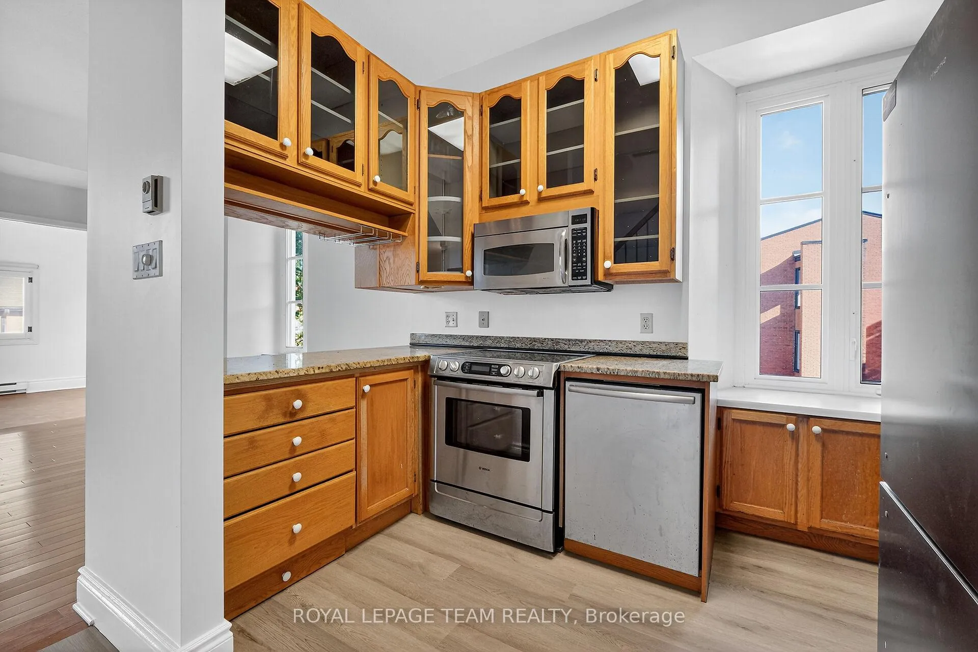 Photo 11 of Unit 6, 635 Richmond Road, Ottawa, Woodroffe — HOMEH