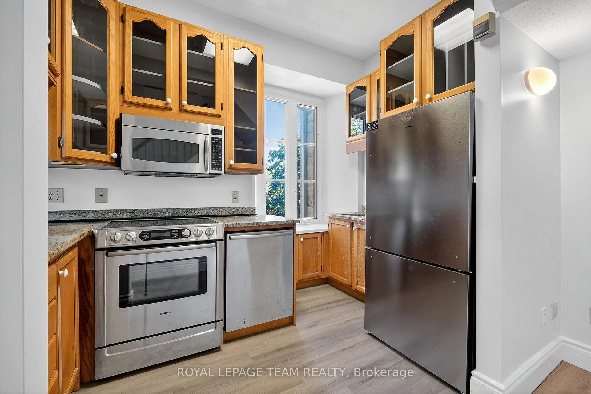 Photo 12 of Unit 6, 635 Richmond Road, Ottawa, Woodroffe — HOMEH