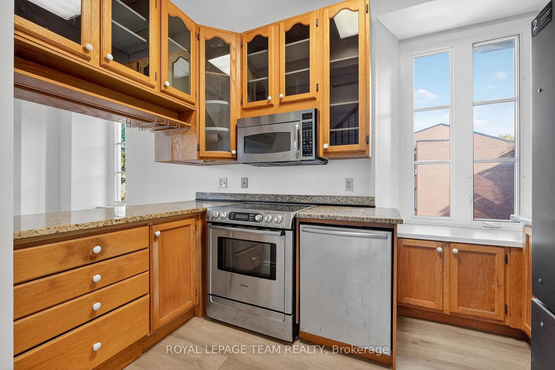 Photo 13 of Unit 6, 635 Richmond Road, Ottawa, Woodroffe — HOMEH