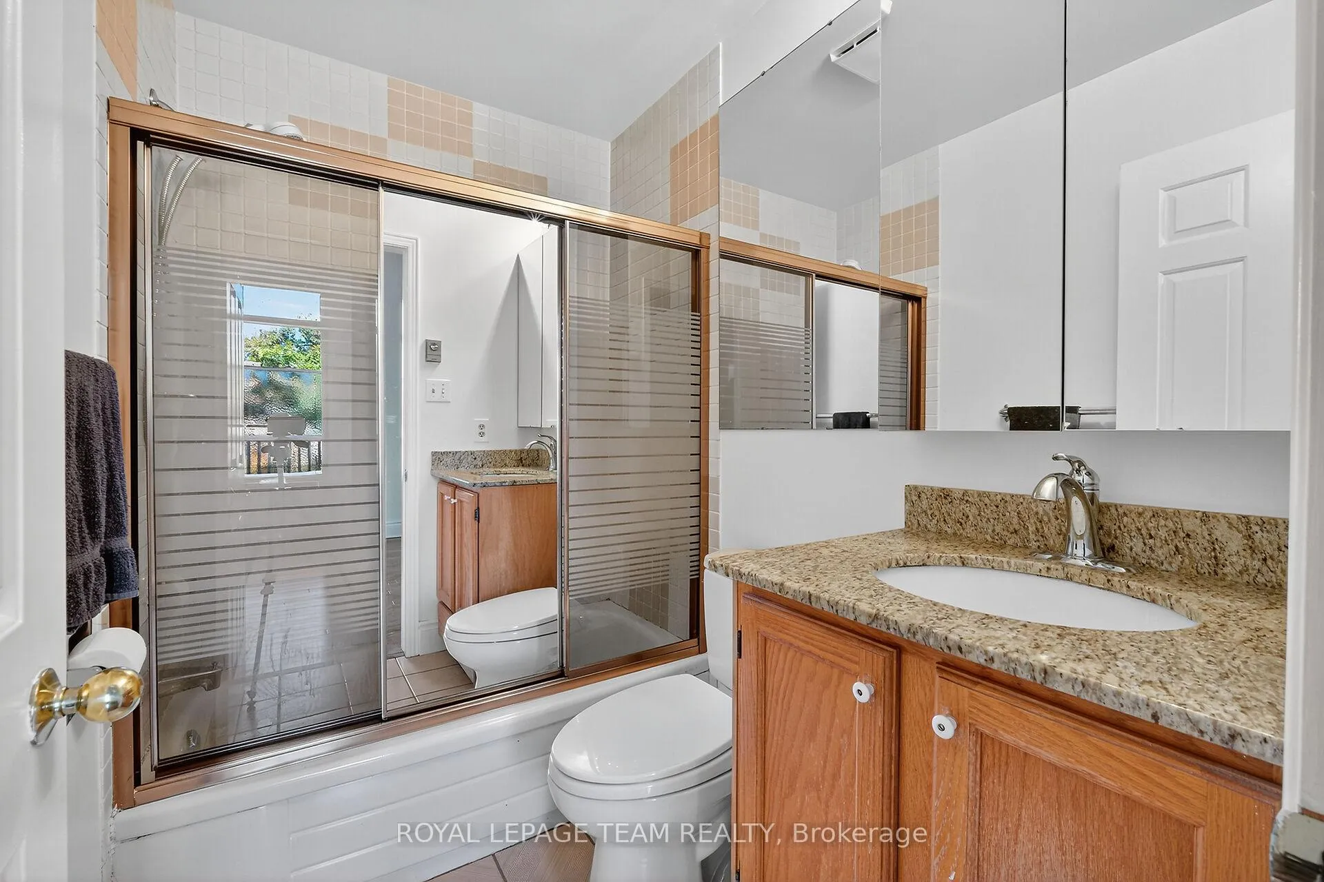 Photo 28 of Unit 6, 635 Richmond Road, Ottawa, Woodroffe — HOMEH