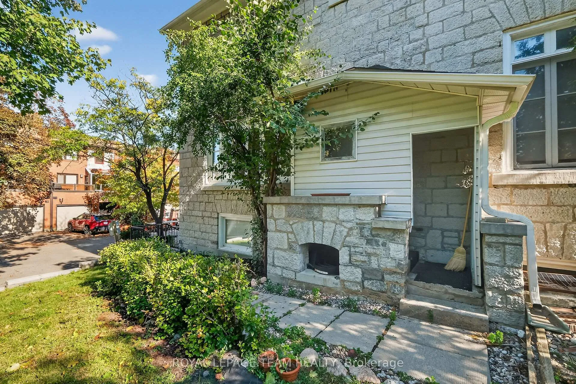 Photo 40 of Unit 6, 635 Richmond Road, Ottawa, Woodroffe — HOMEH
