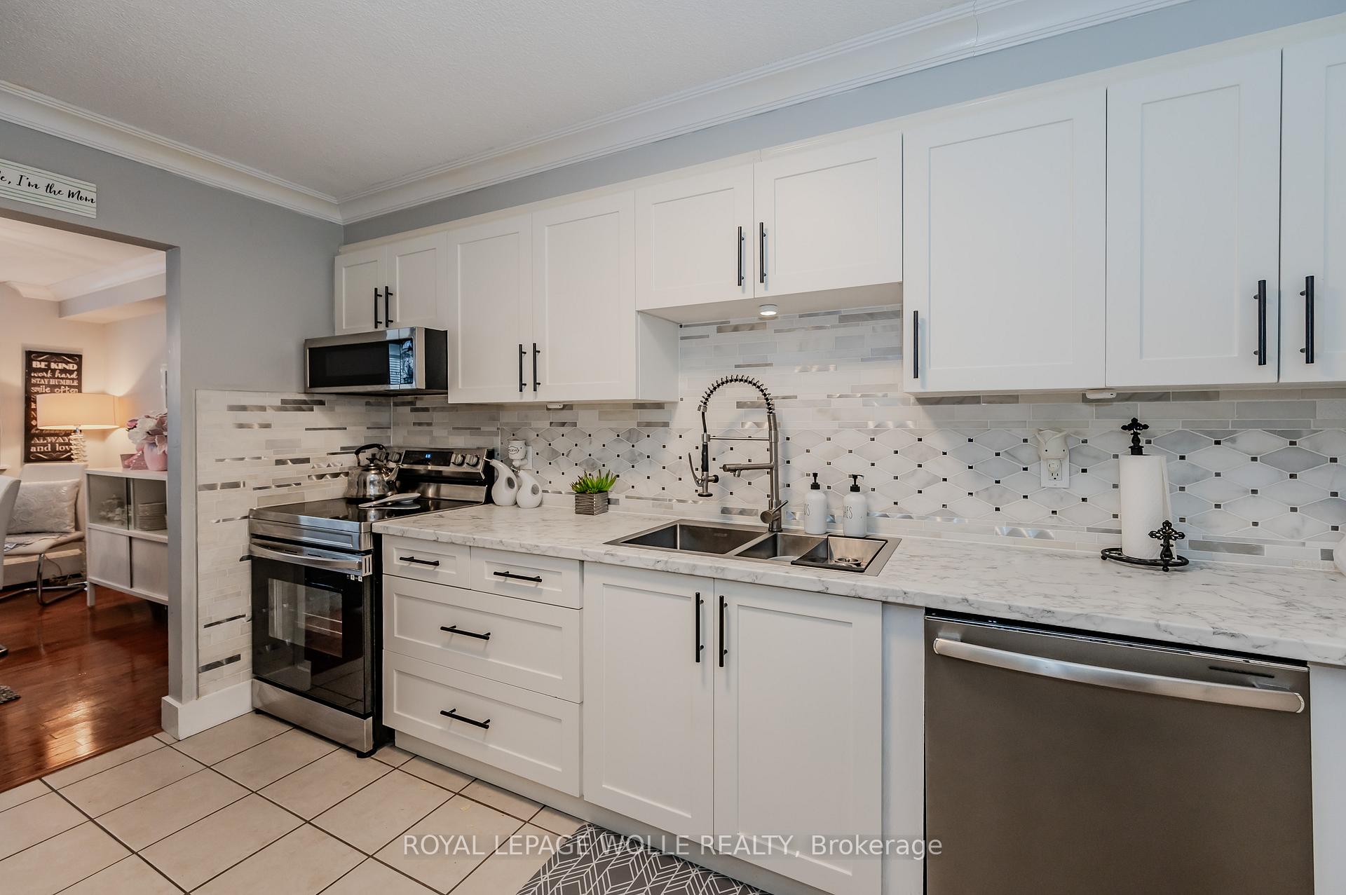 Photo 11 of 65 Westmount Road N, Waterloo, Downtown Waterloo — HOMEH