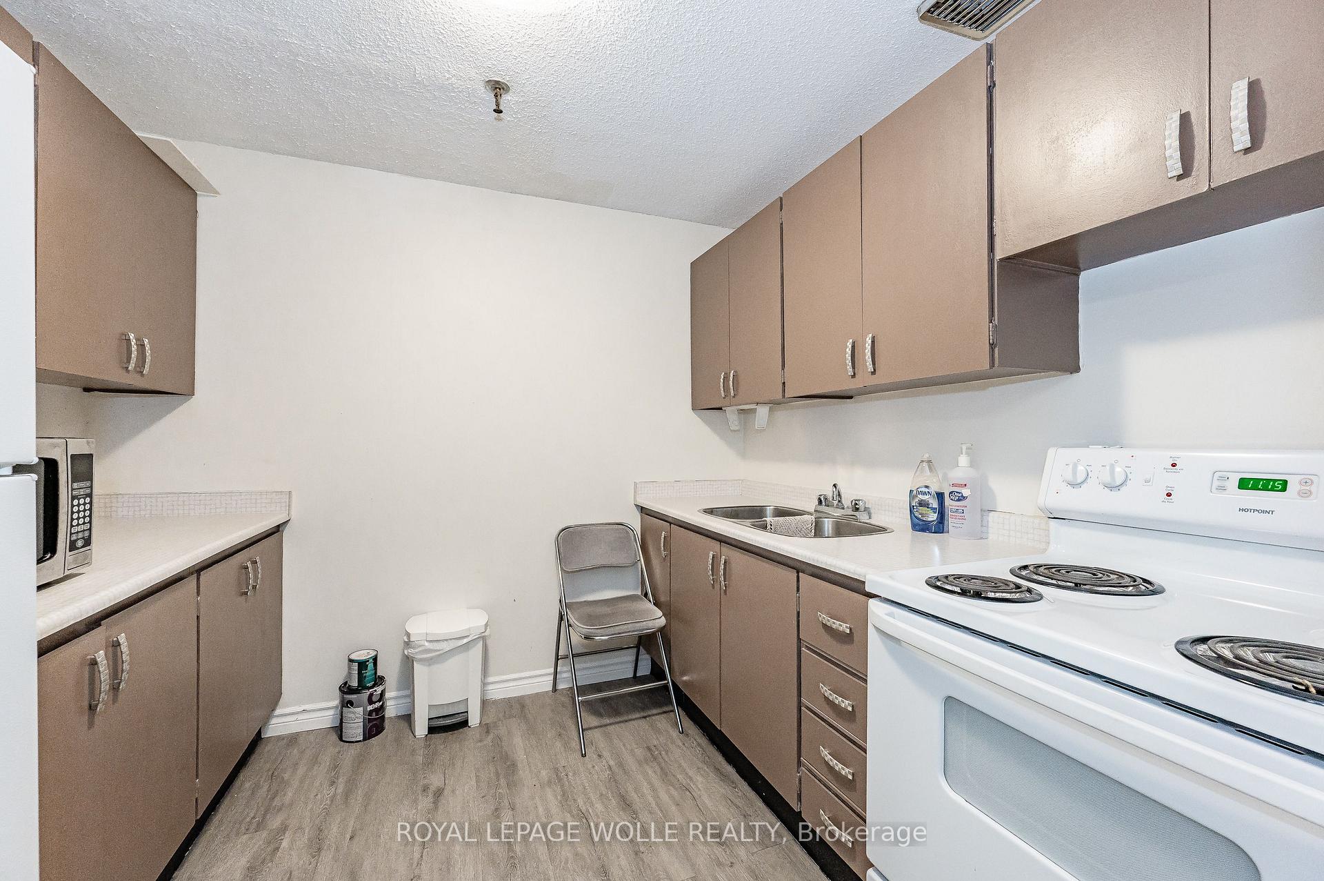 Photo 38 of 65 Westmount Road N, Waterloo, Downtown Waterloo — HOMEH