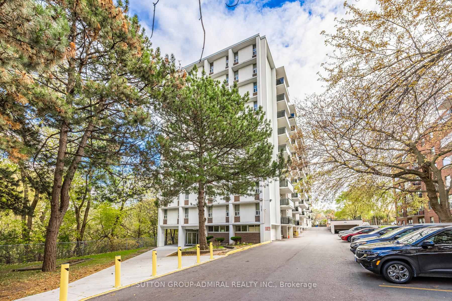 Front of Unit 209, 2245 Eglinton Avenue E