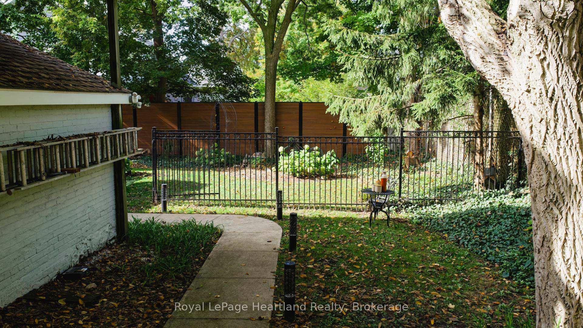 Photo 39 of 18 St Vincent Street, Goderich, Goderich (Town) — HOMEH